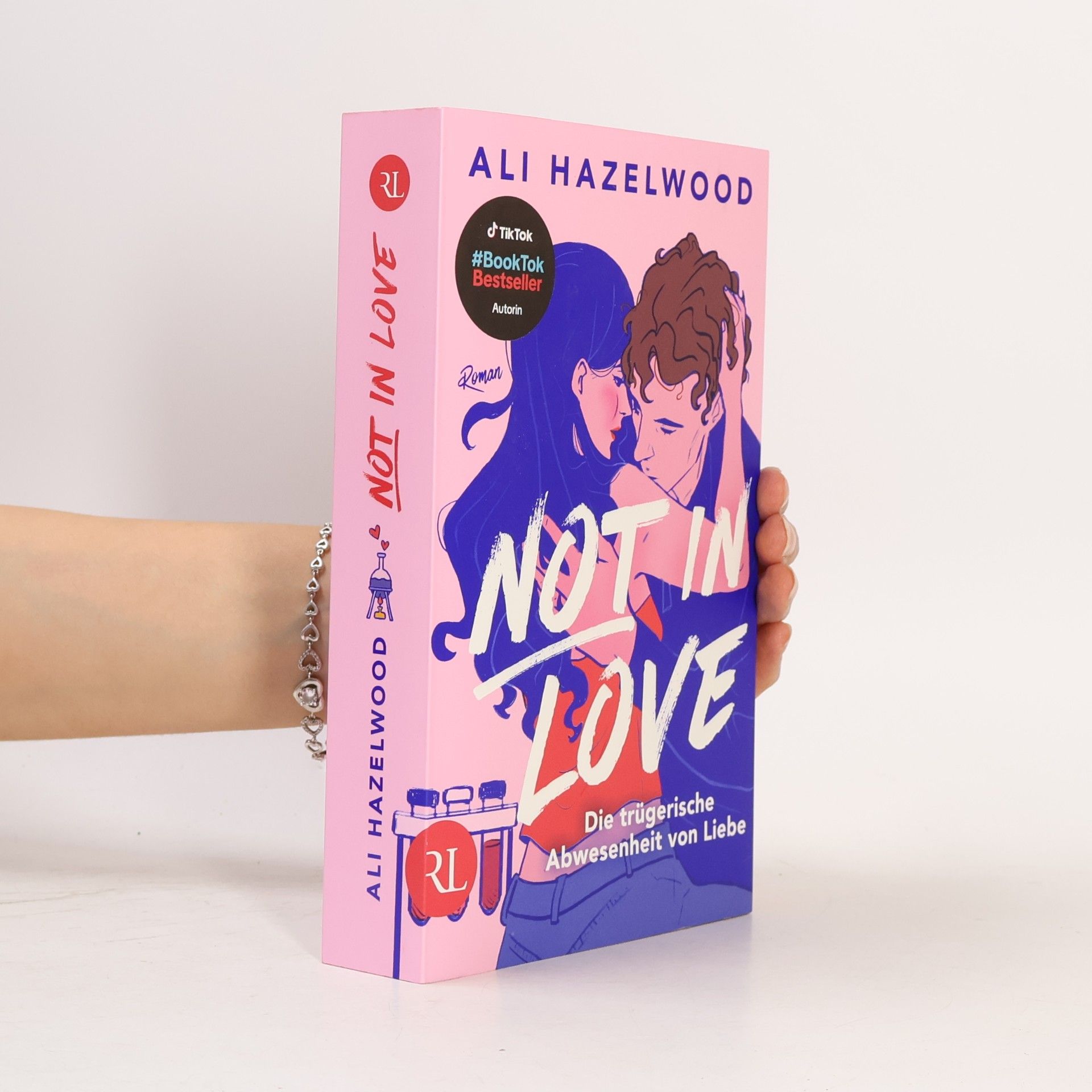 Ali Hazelwood Not in Love - Die trügerische Abwesenheit von Liebe