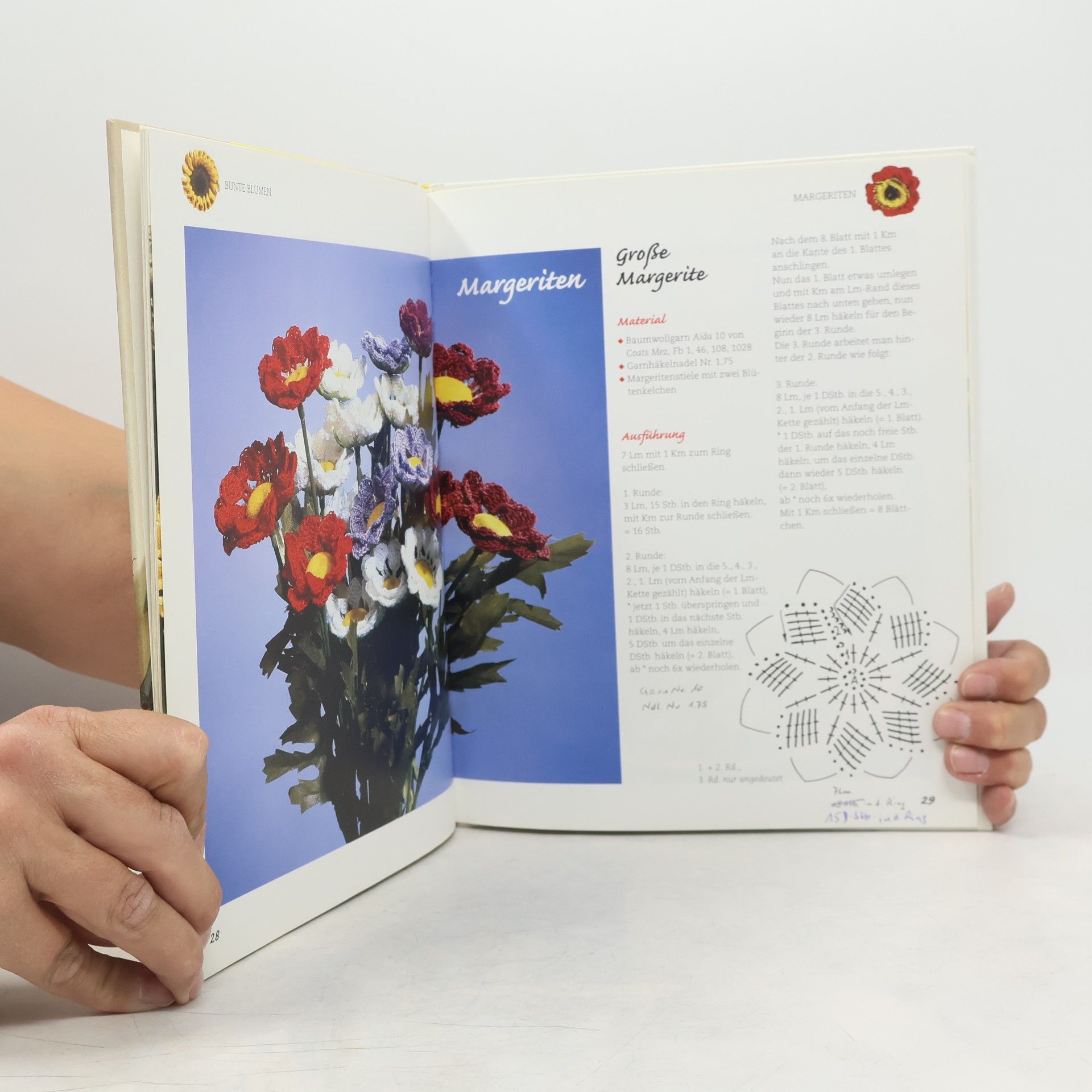 Zauberhafte Häkelblumen selbermachen aus Baumwollgarn und Wolle