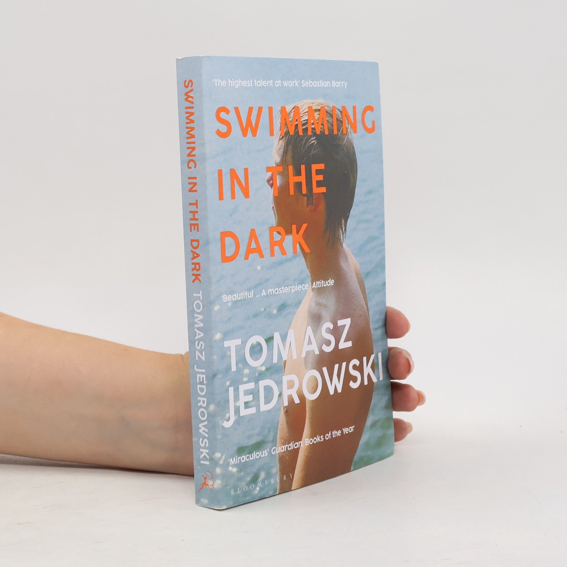 Tomasz Jędrowski Swimming in the dark