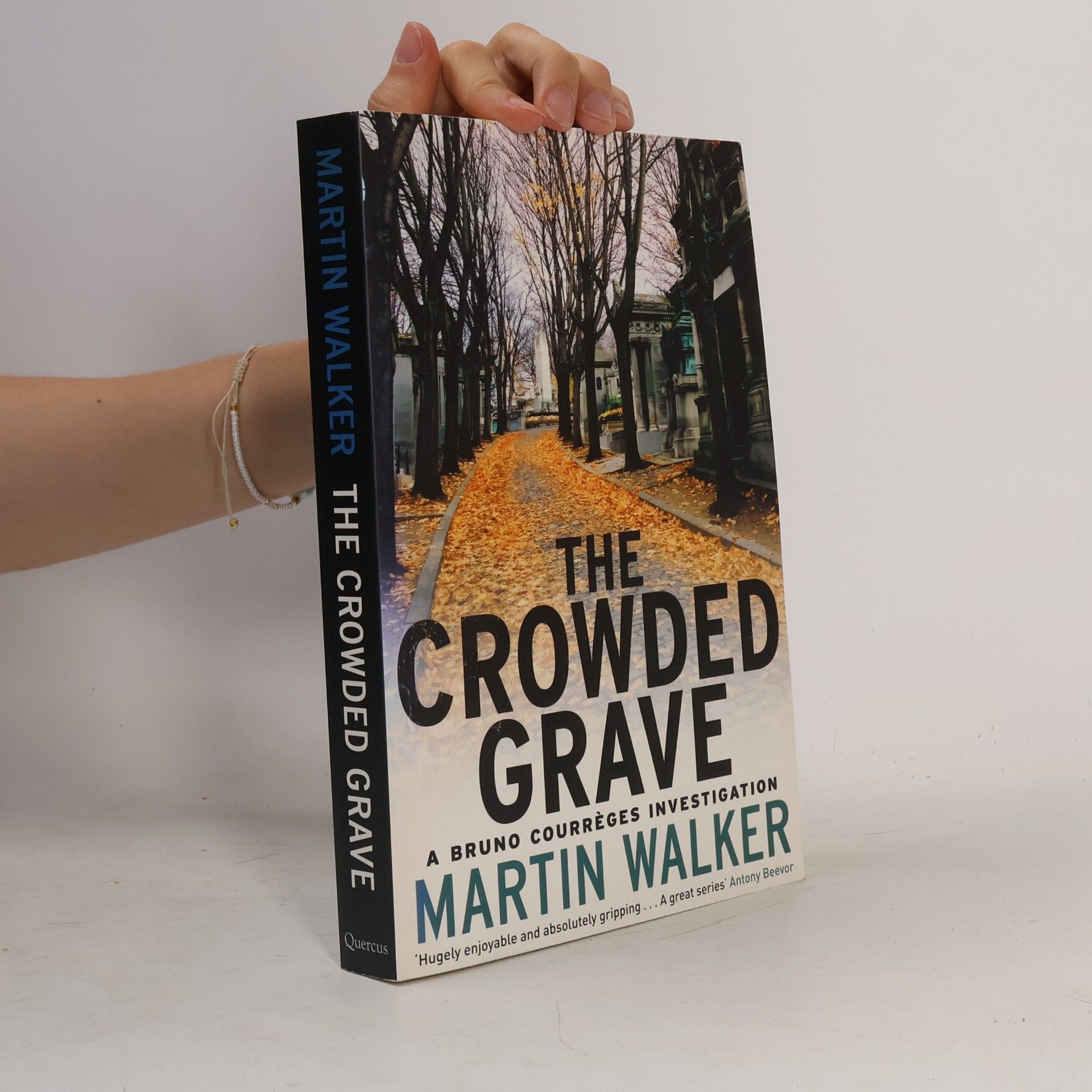 Martin Walker Bruno Courrèges Investigation: Crowded Grave