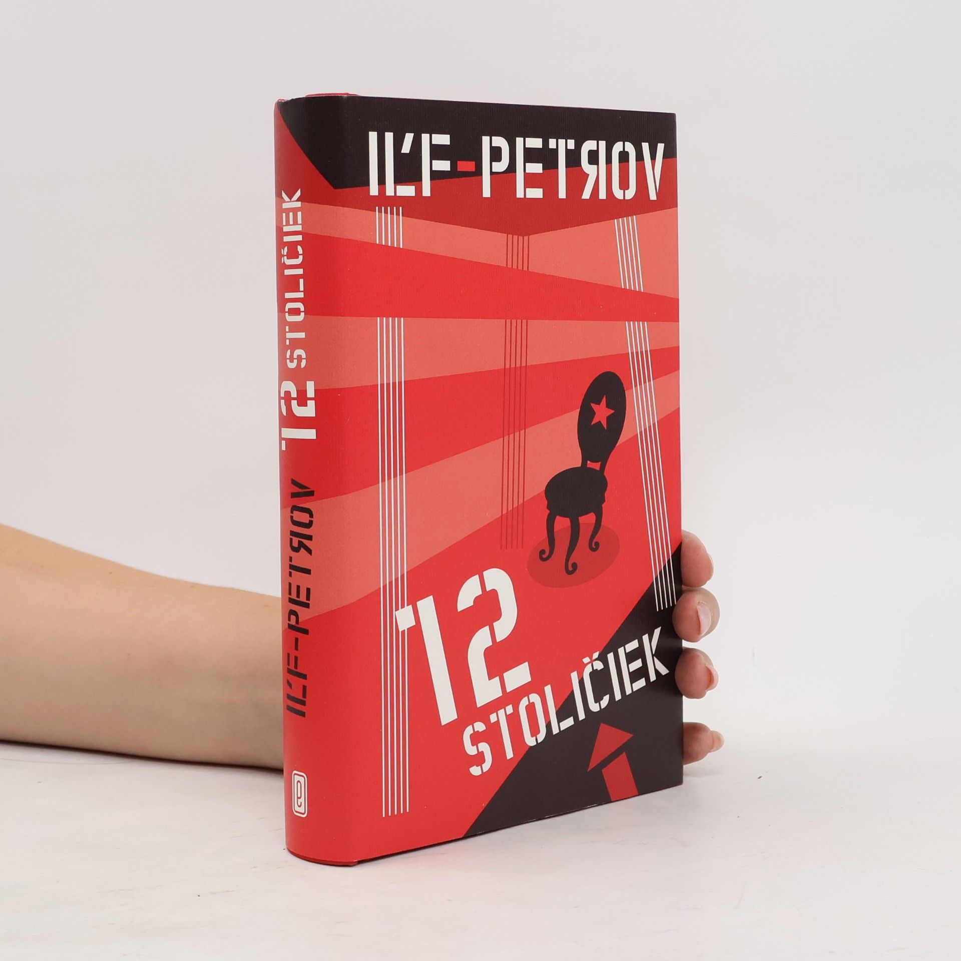Jevgenij Petrovič Petrov 12 stoličiek