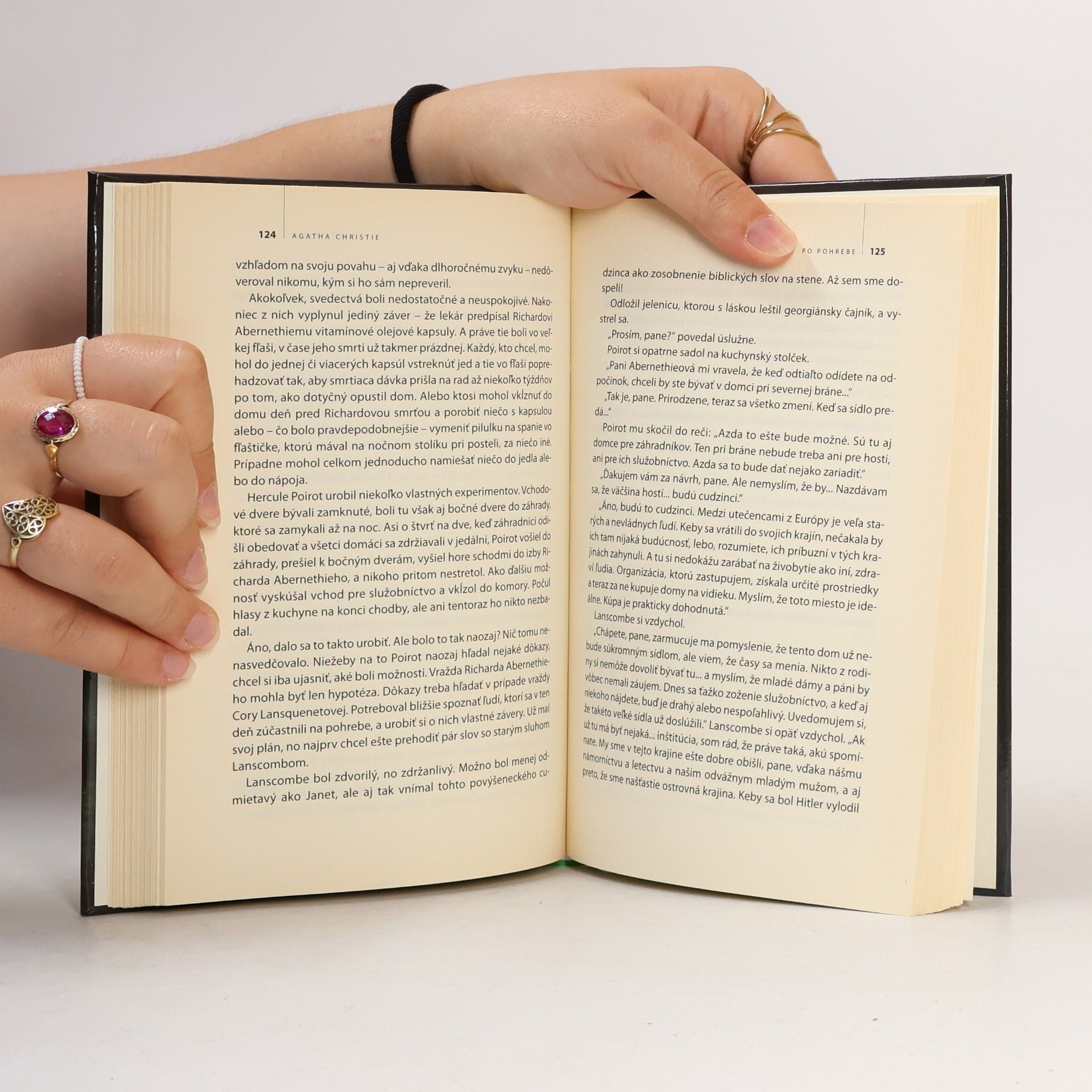 Agatha Christie Po pohrebe