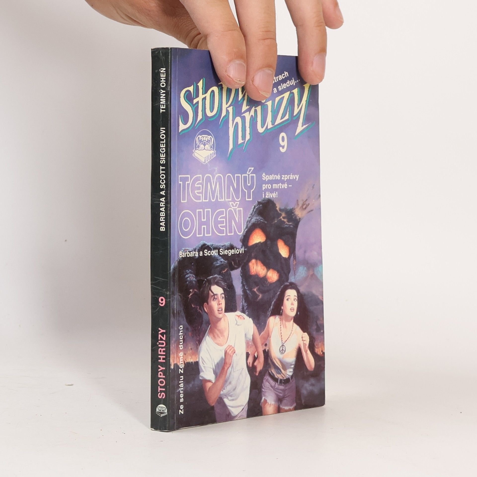 Scott Siegel Temný oheň. Stopy hrůzy 9