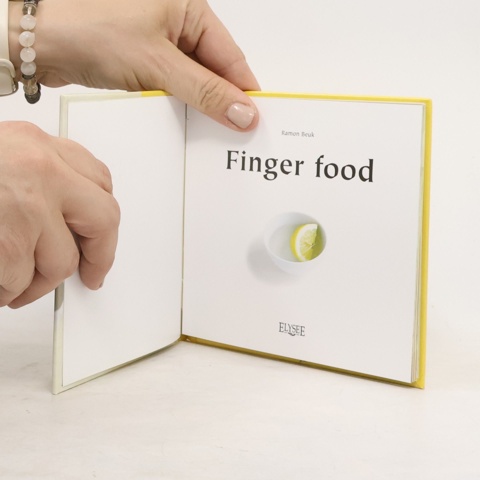 Ramon Beuk Finger Food