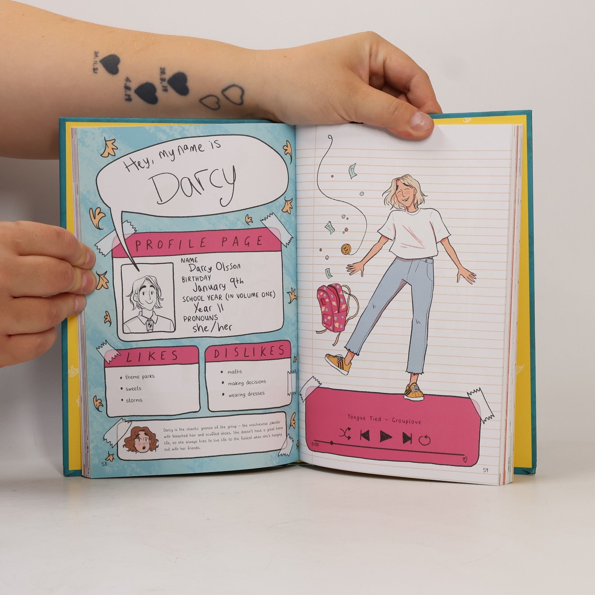 Alice Oseman The Heartstopper yearbook