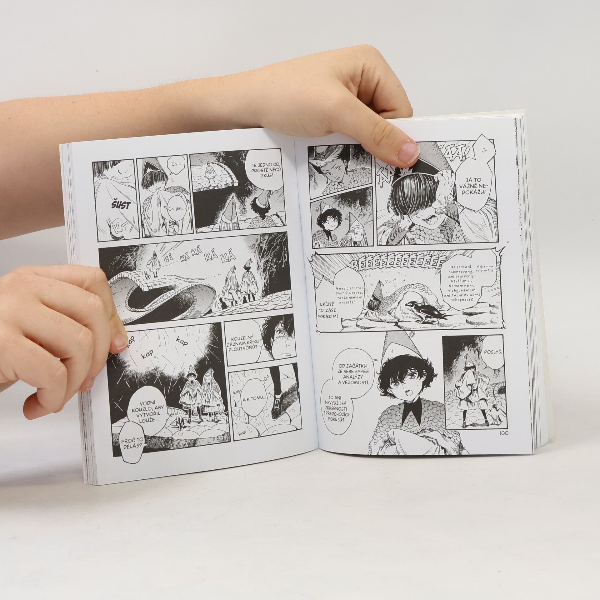 Kamome Shirahama Ateliér špičatých klobouků 4