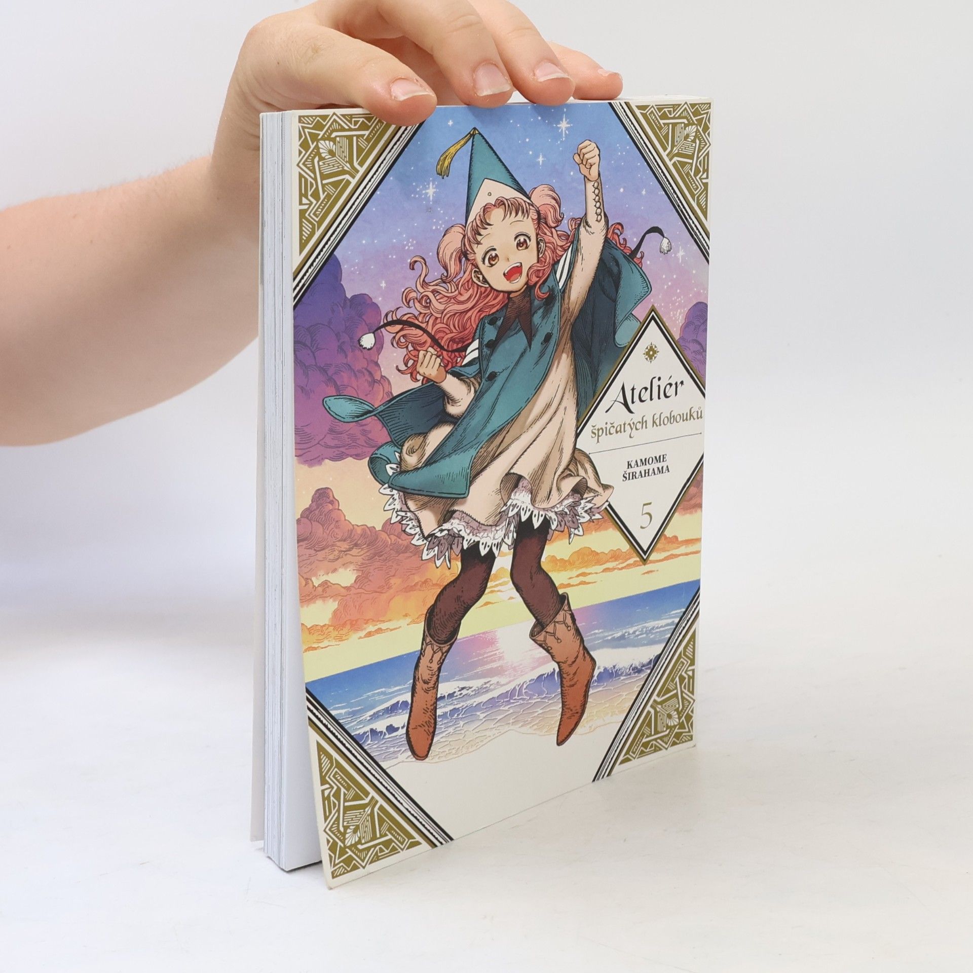 Kamome Shirahama Ateliér špičatých klobouků 5