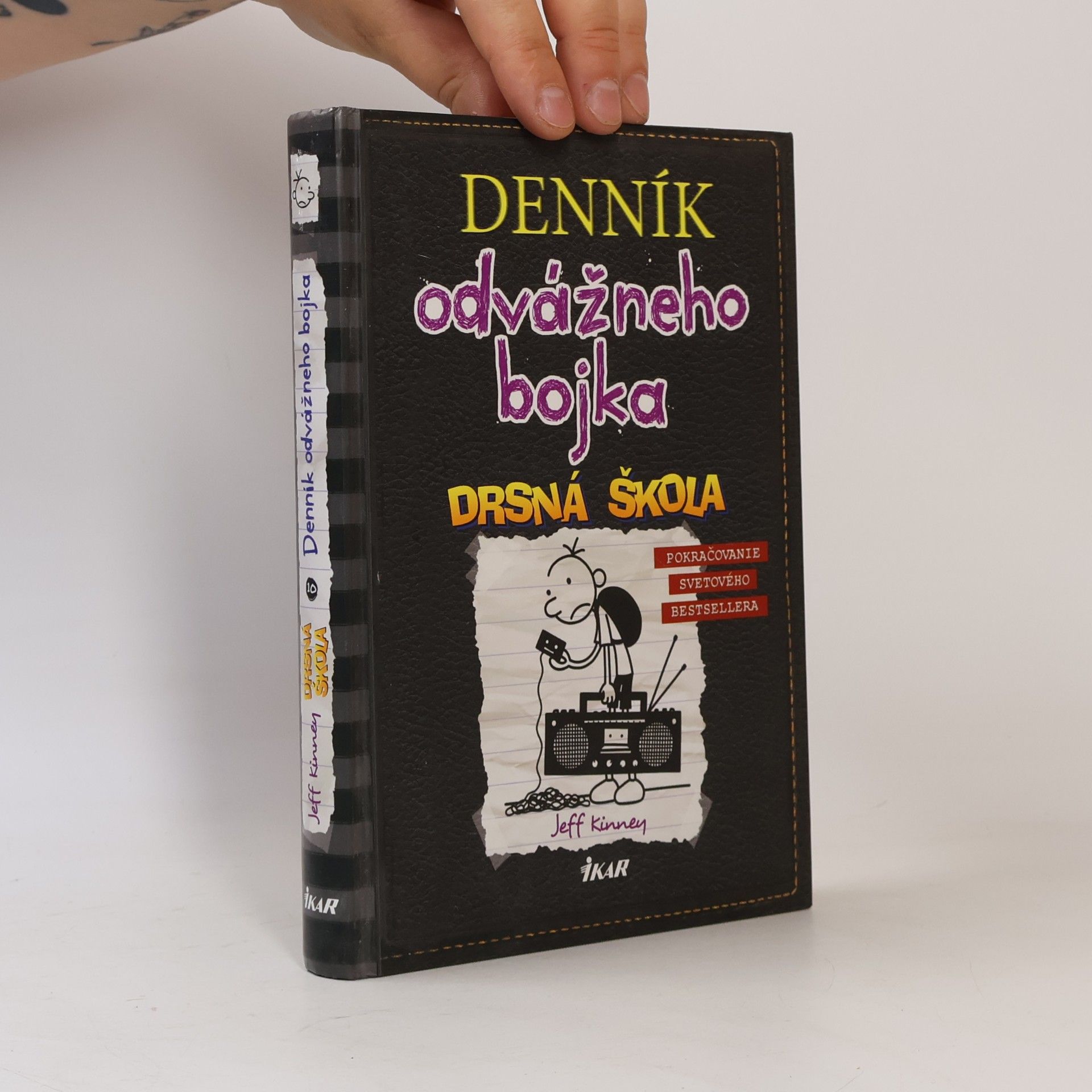 Jeff Kinney Denník odvážneho bojka 10. Drsná škola