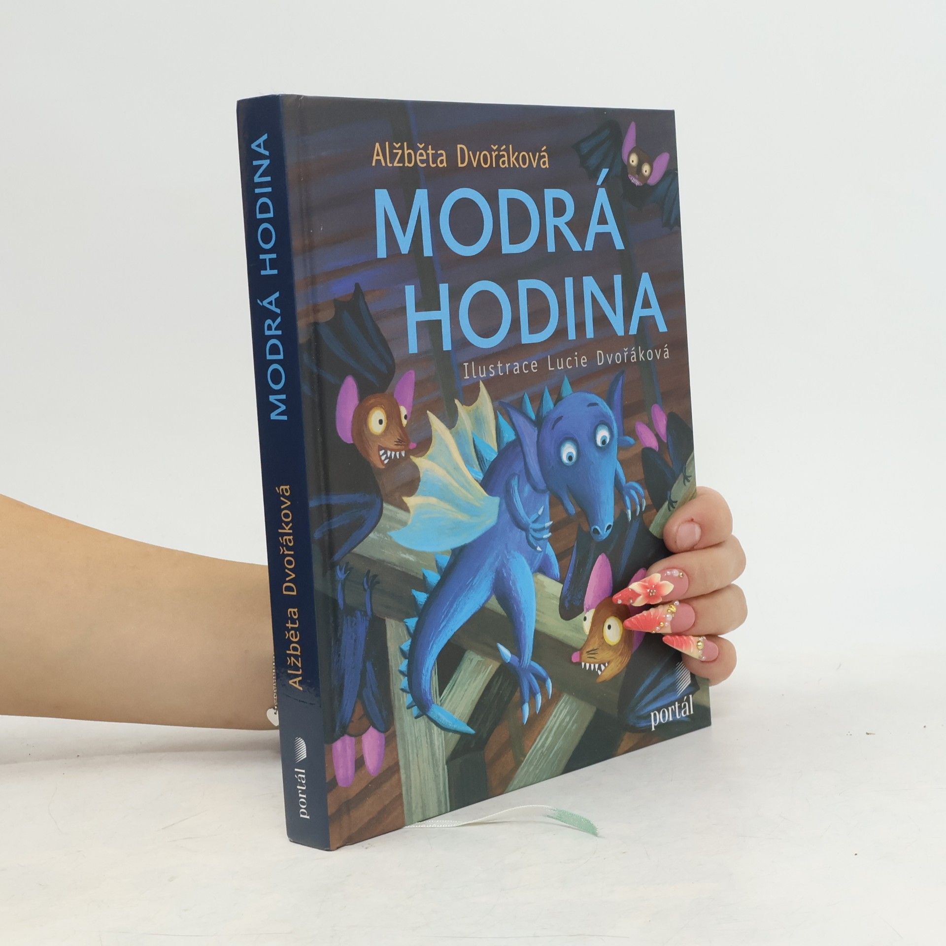 Lucie Dvořáková Modrá hodina