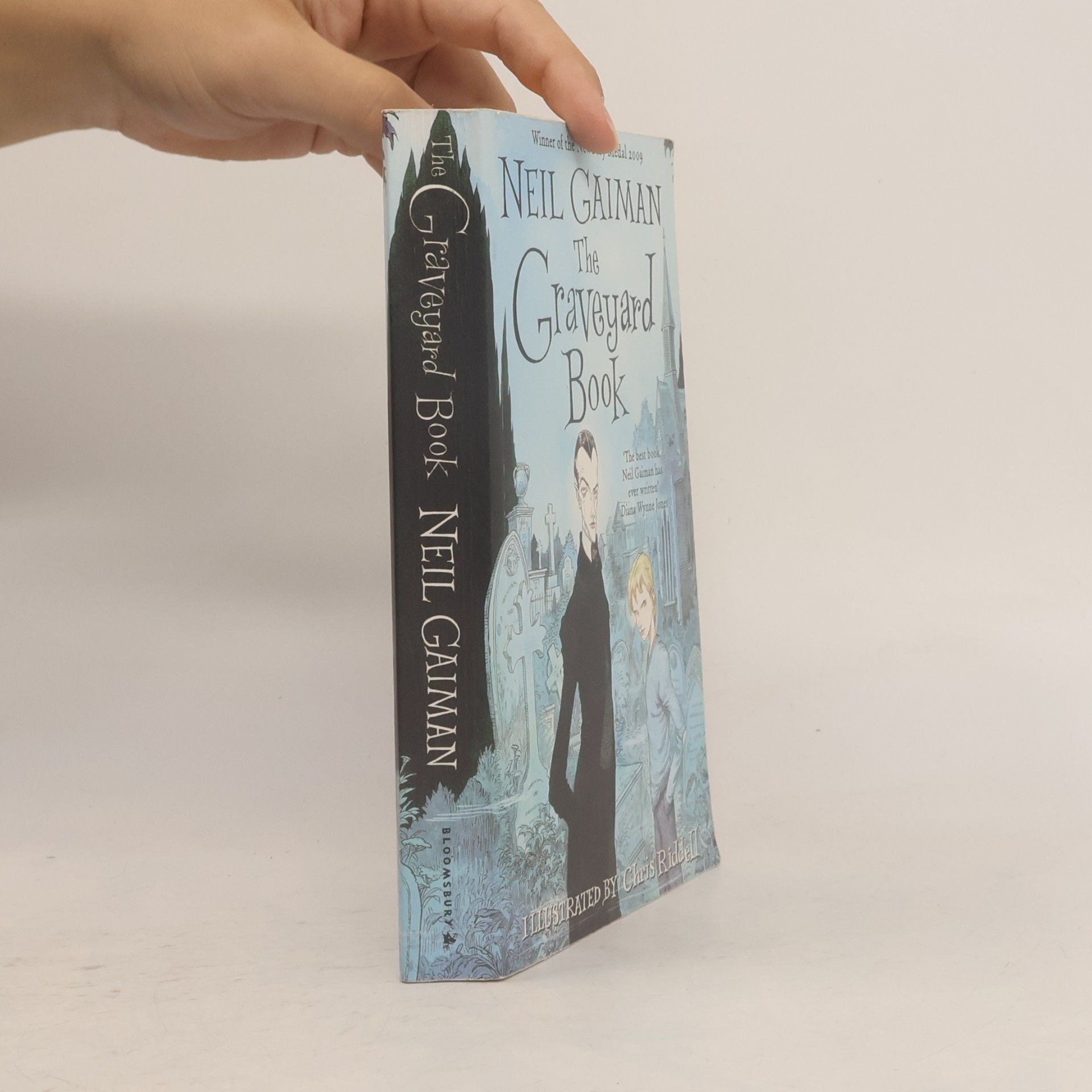 Neil Gaiman The Graveyard Book