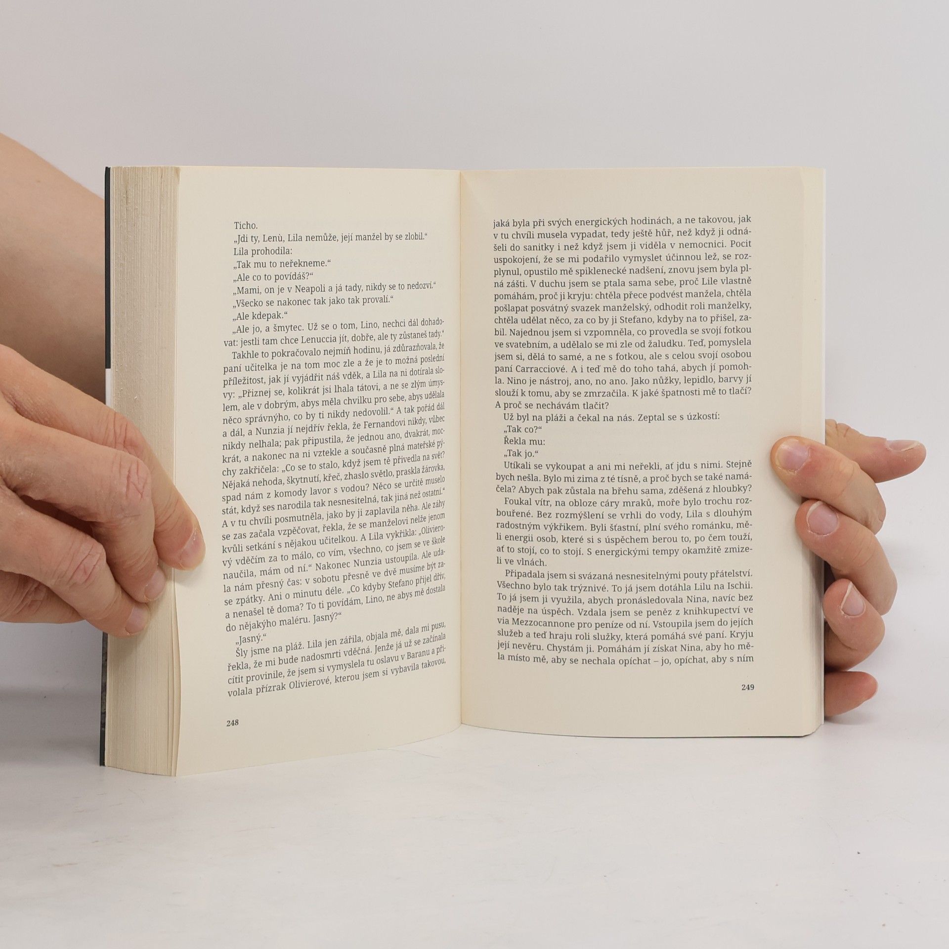 Elena Ferrante Geniální přítelkyně 2. Příběh nového jména