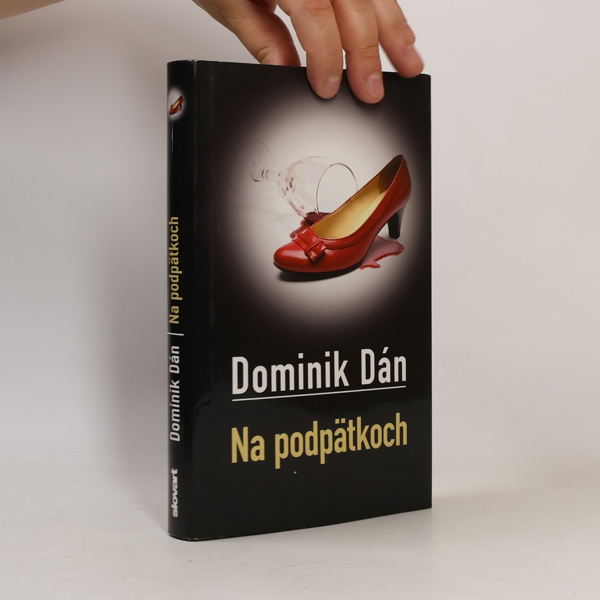 Dominik Dán Na podpätkoch