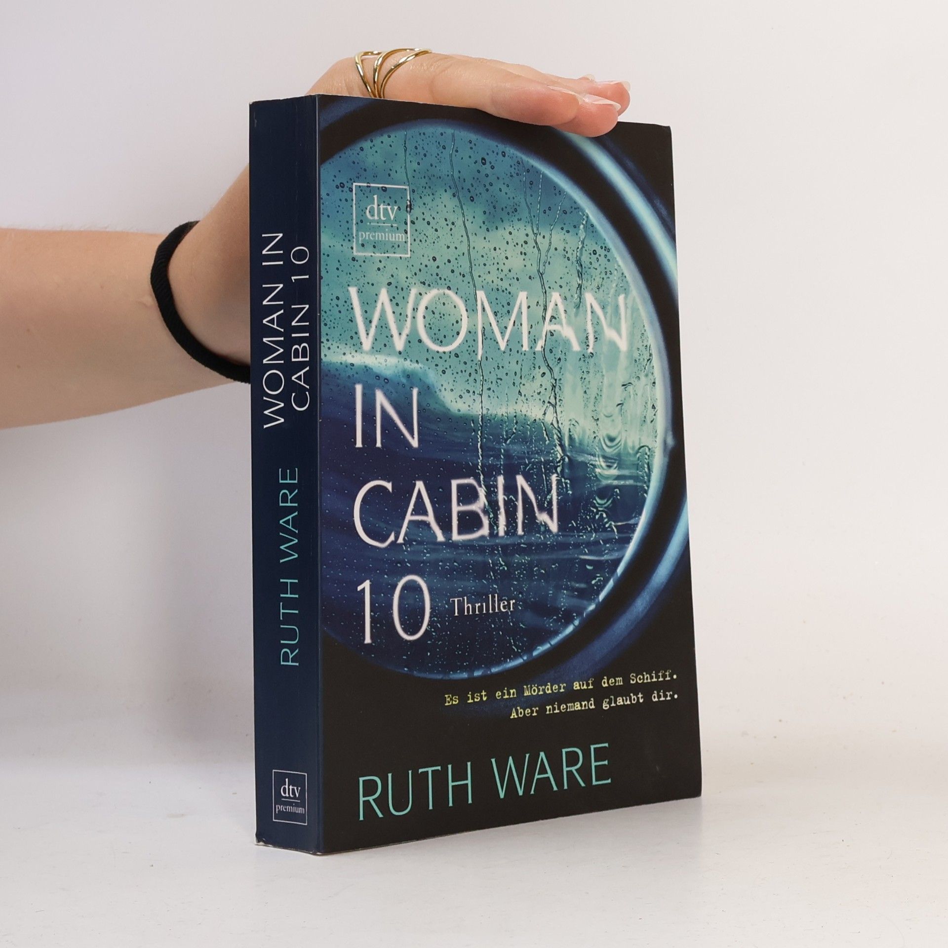 Ruth Ware The woman in cabin 10