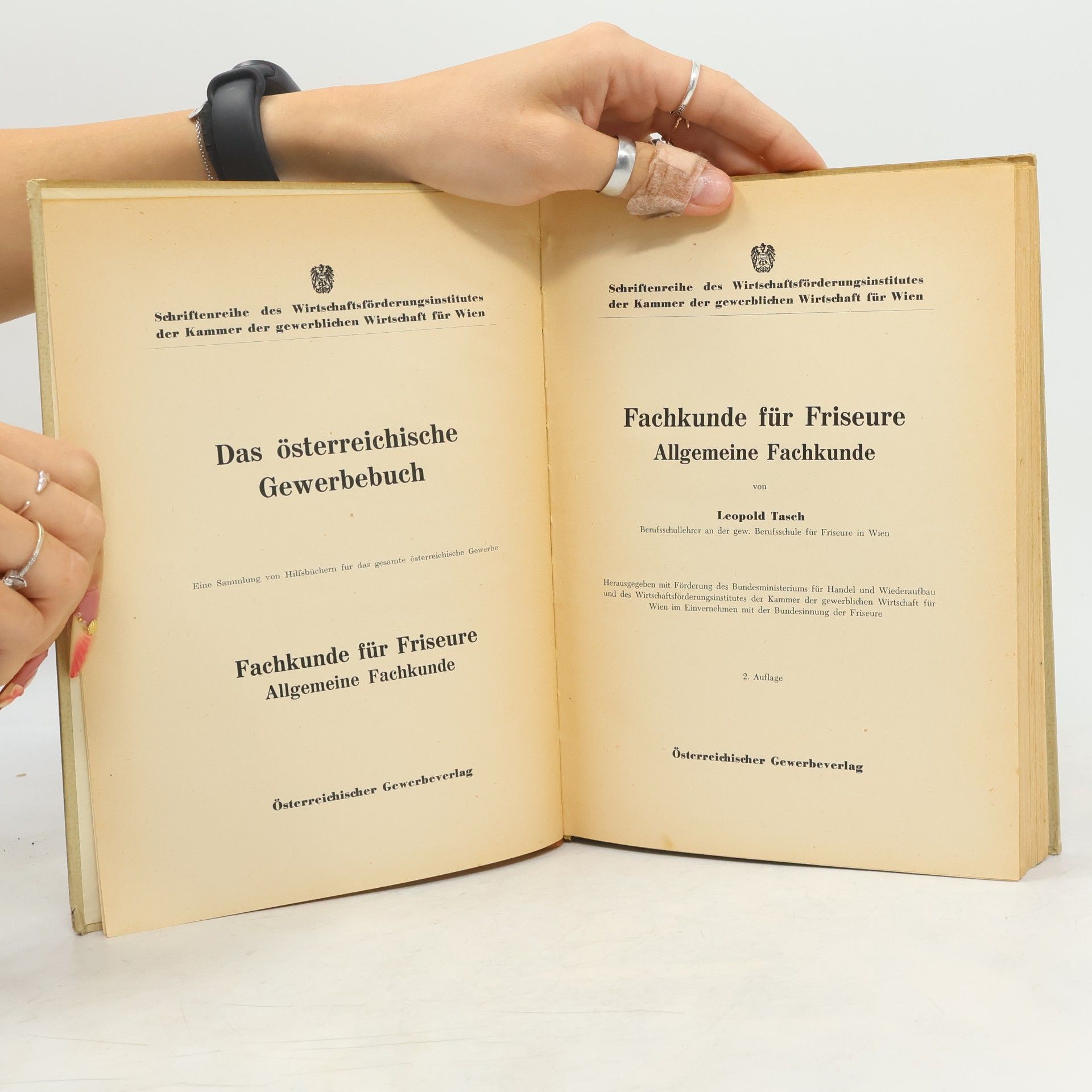 Leopold Tasch Fachkunde für Friseure