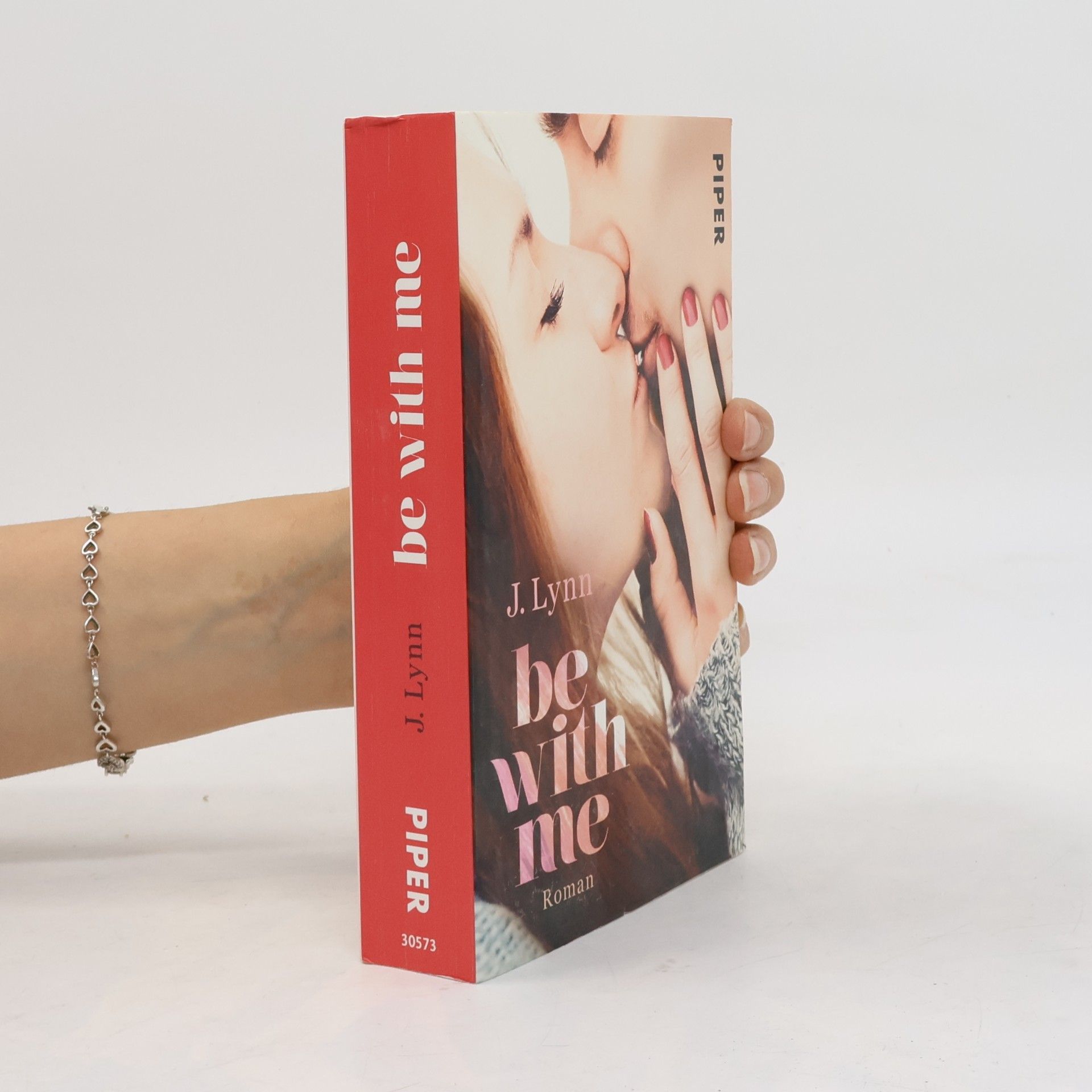 Jennifer L. Armentrout Be with me