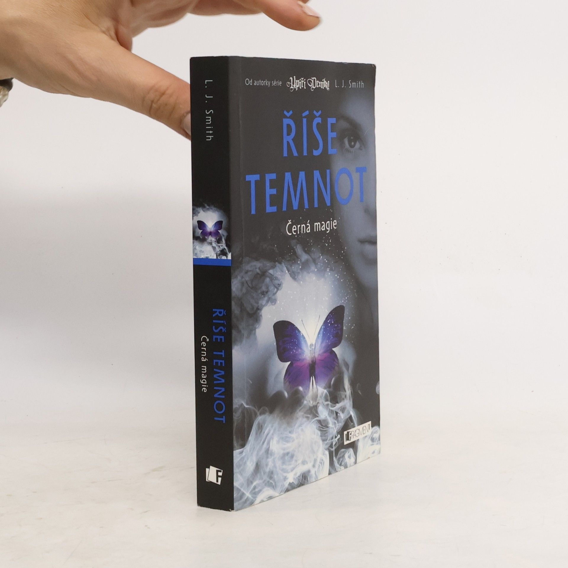 L. J. Smithová  Říše temnot. Černá magie