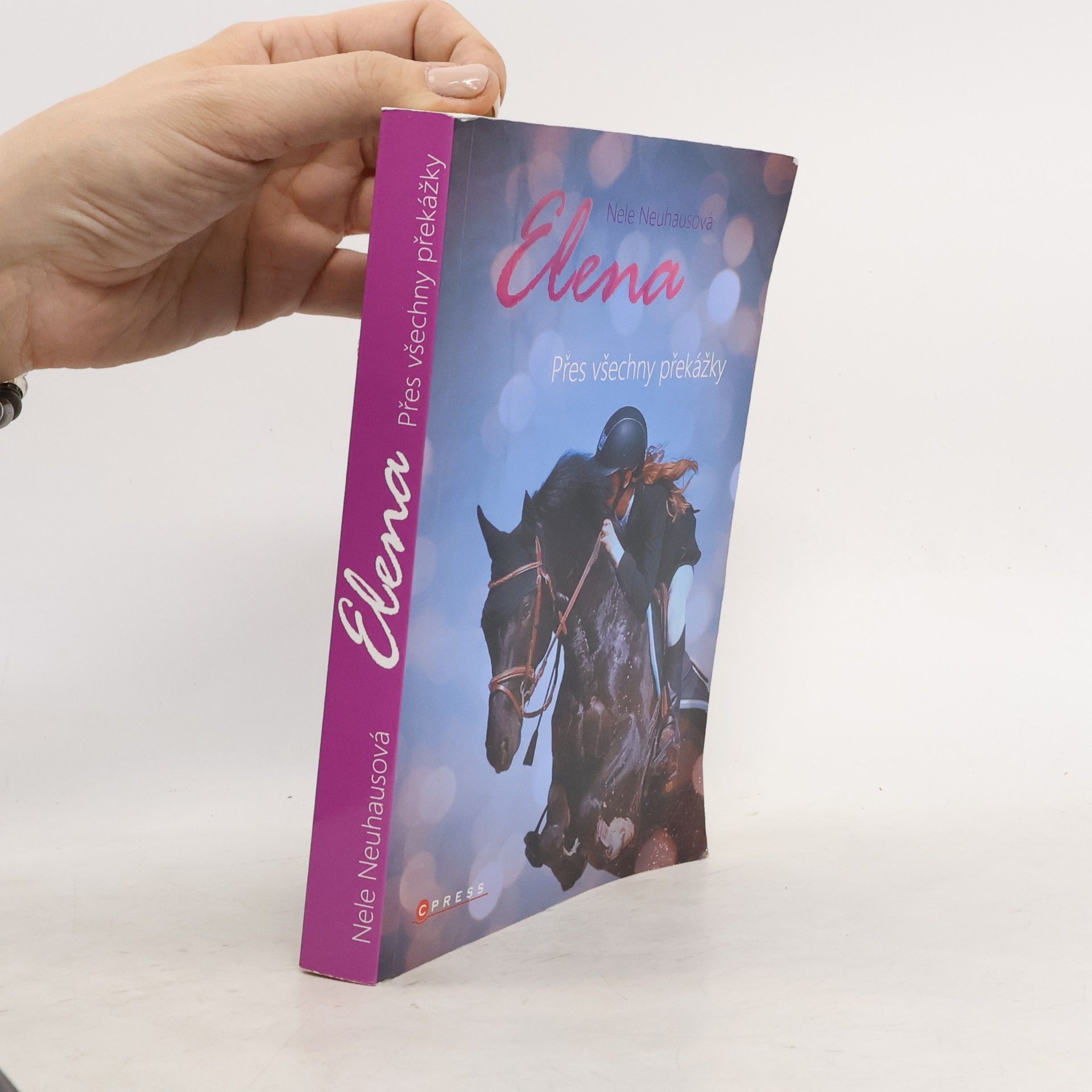 Ivana Vízdalová Elena. Přes všechny překážky