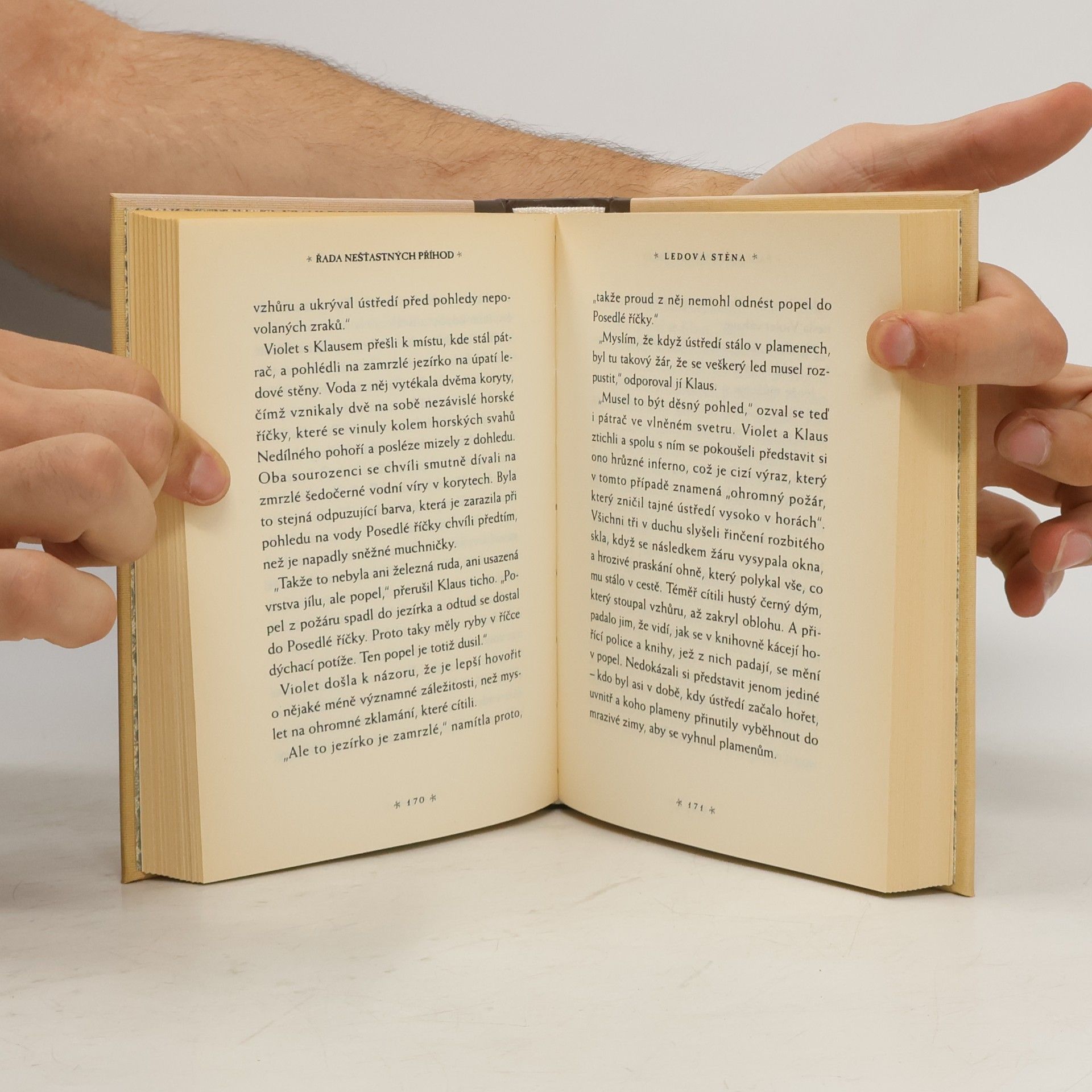 Lemony Snicket Řada nešťastných příhod. Kniha desátá, Ledová stěna