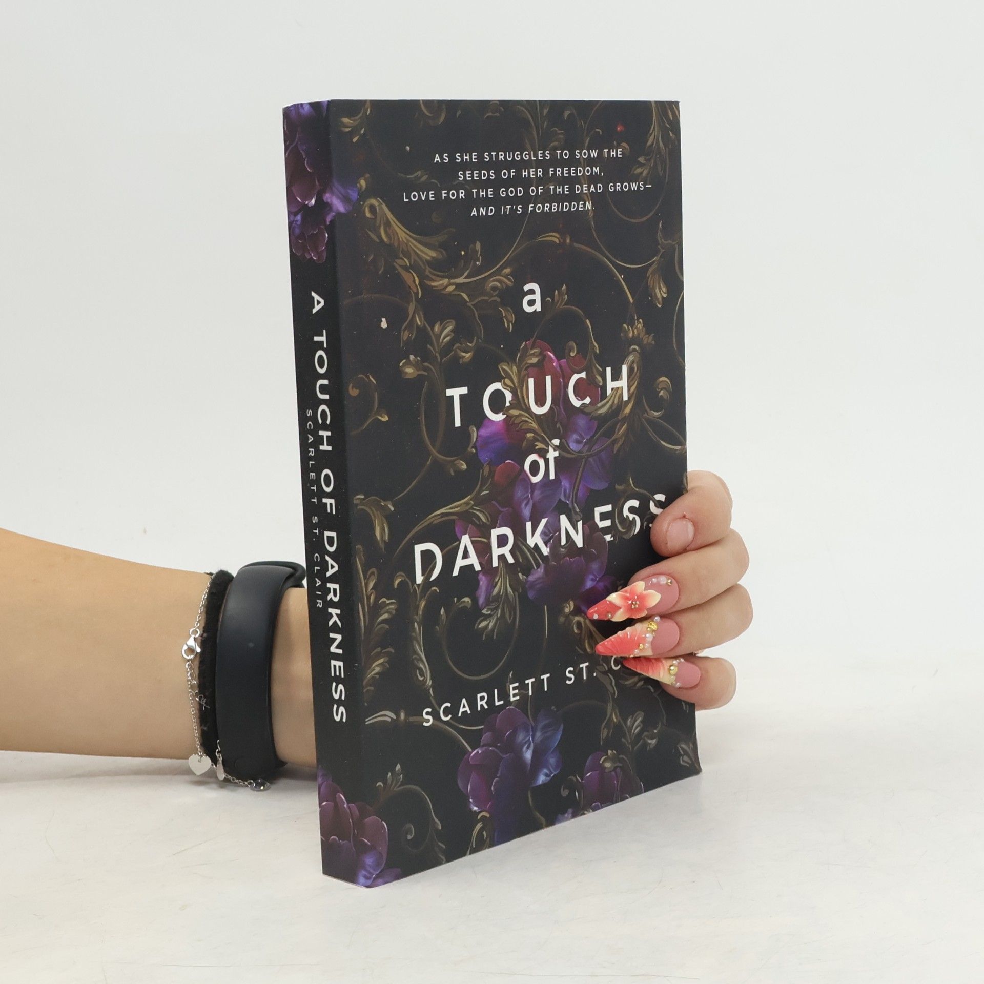 Scarlett St. Clair A Touch of Darkness