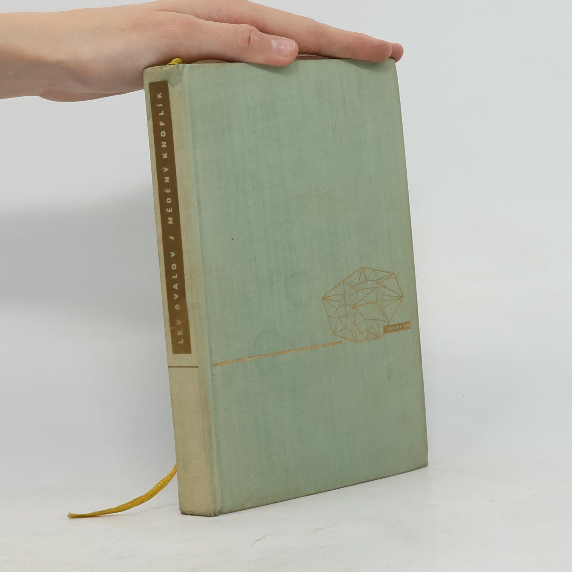 Ovalov Lev Měděný knoflík