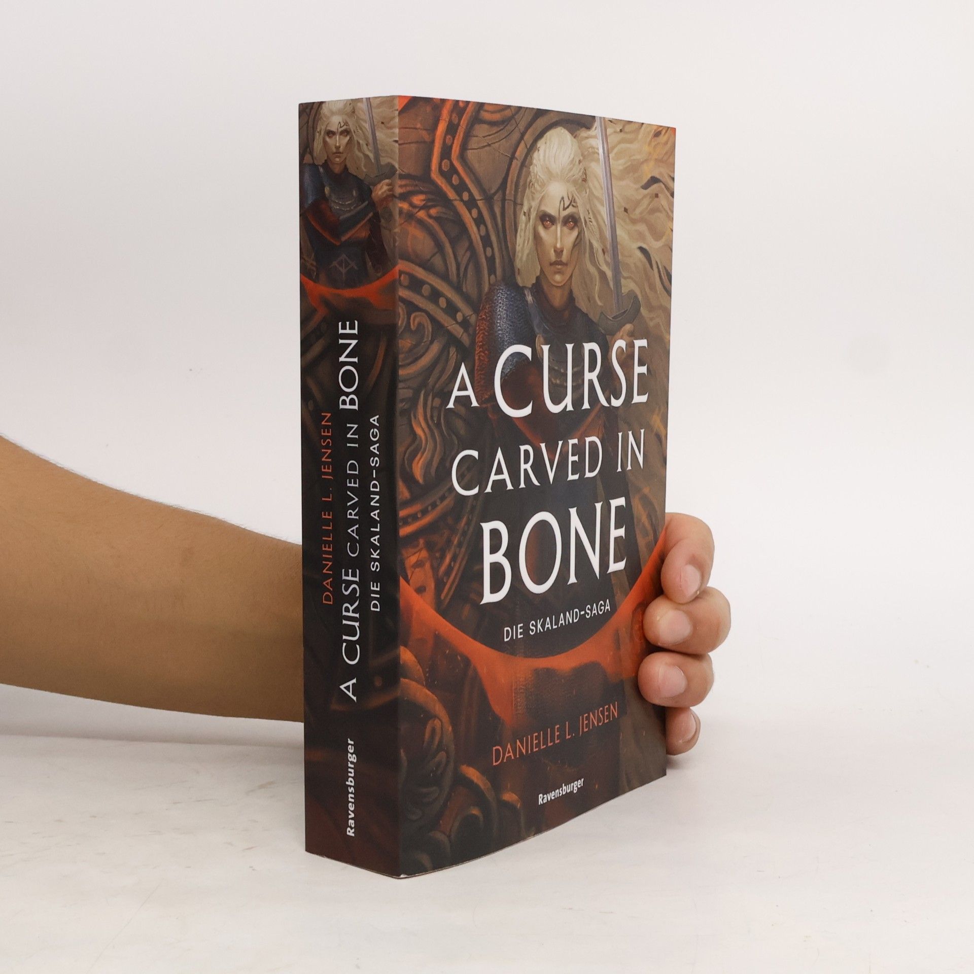 Andreas Decker Die Skaland-Saga - 2: A Curse Carved in Bone - Limitierte Auflage mit Farbschnitt