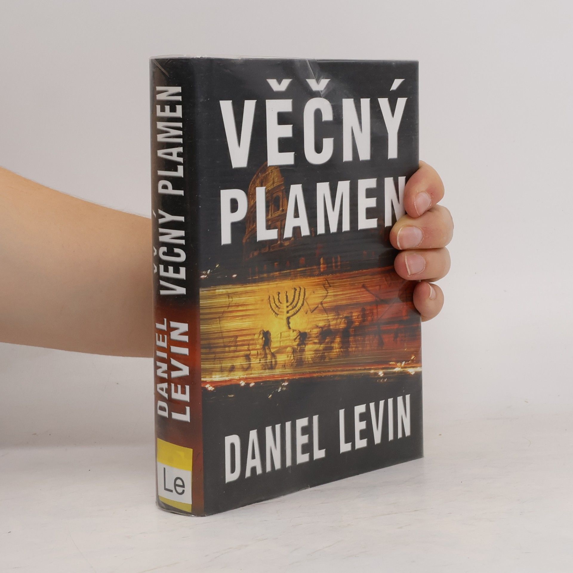 Daniel Levin Věčný plamen