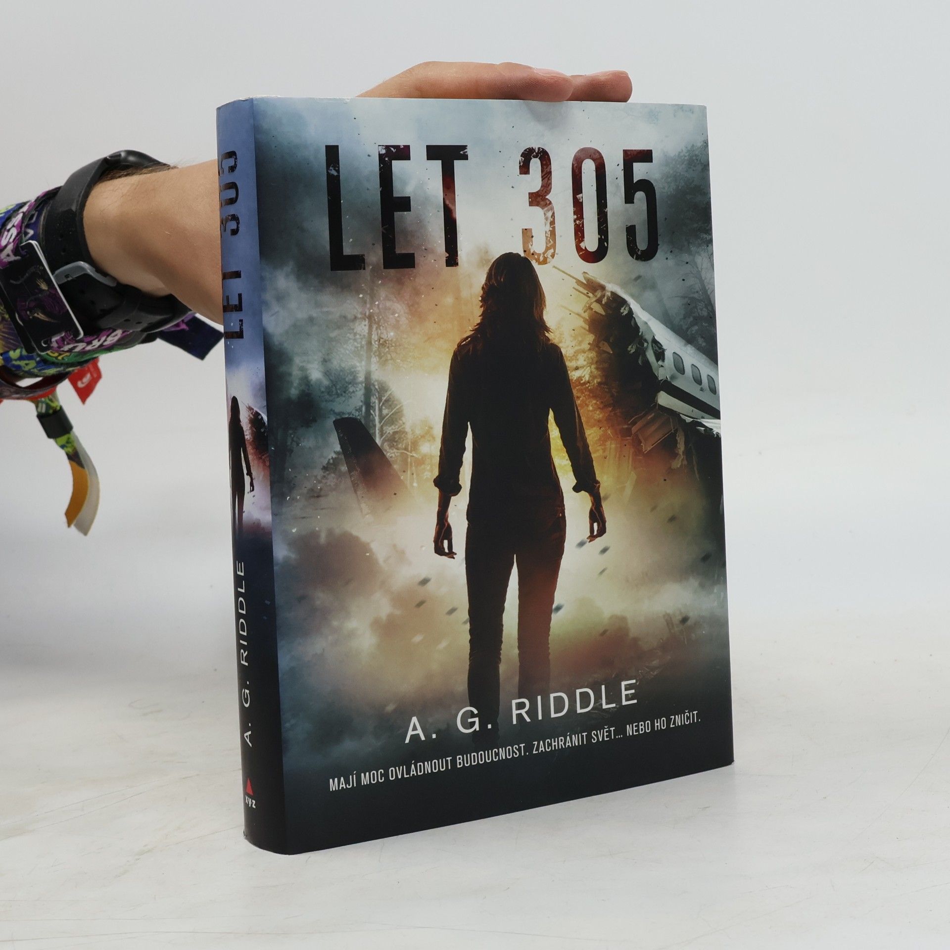 A.G. Riddle Let 305
