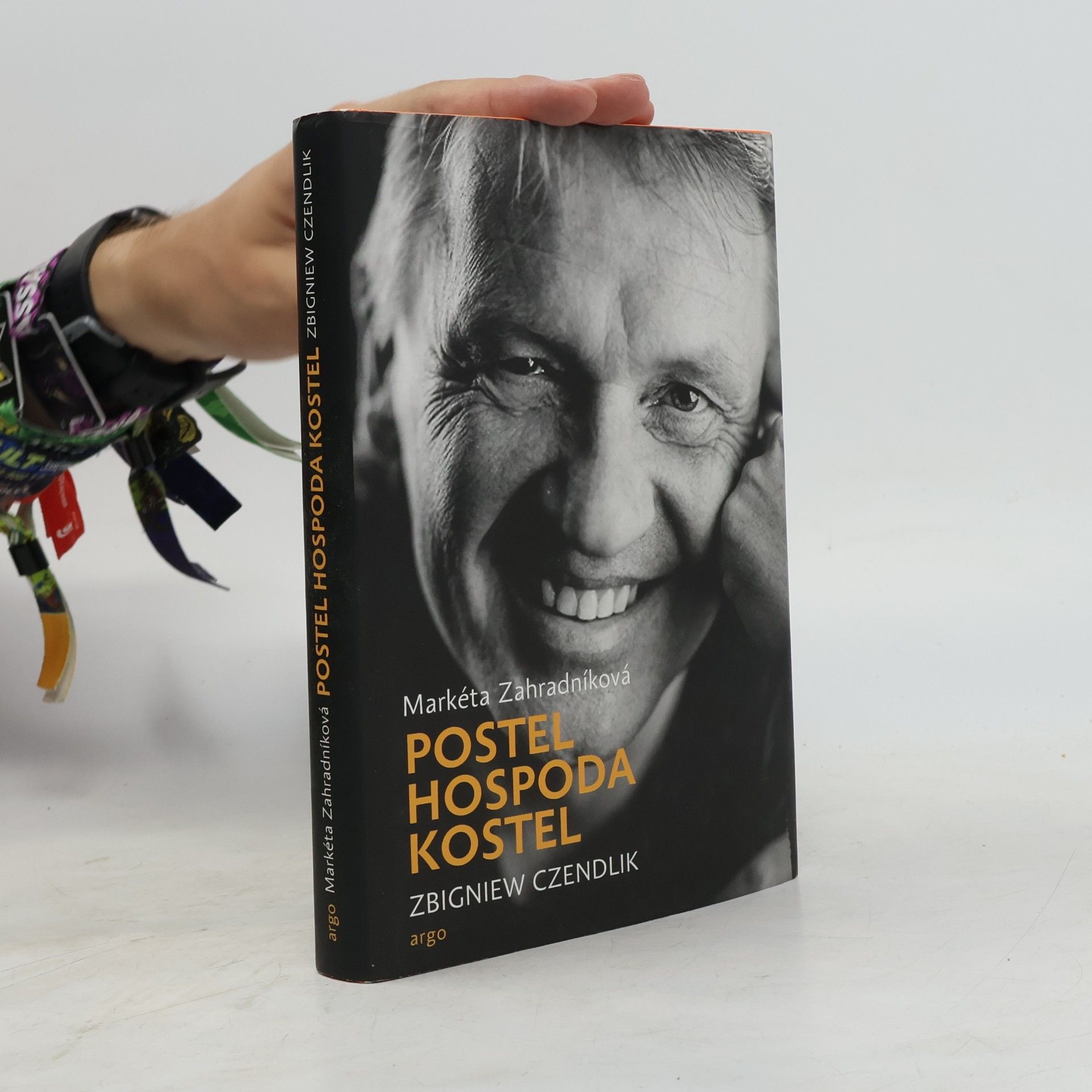 Markéta Zahradníková Postel, hospoda, kostel