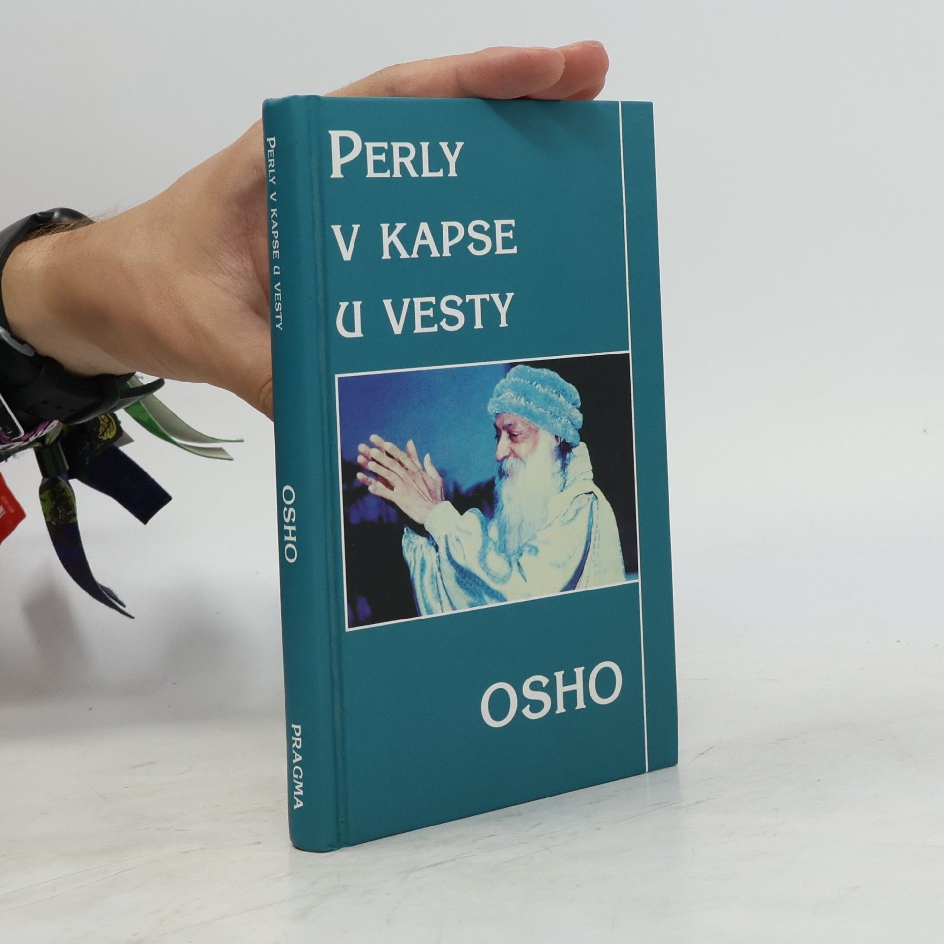Osho Rajneesh Perly v kapse u vesty