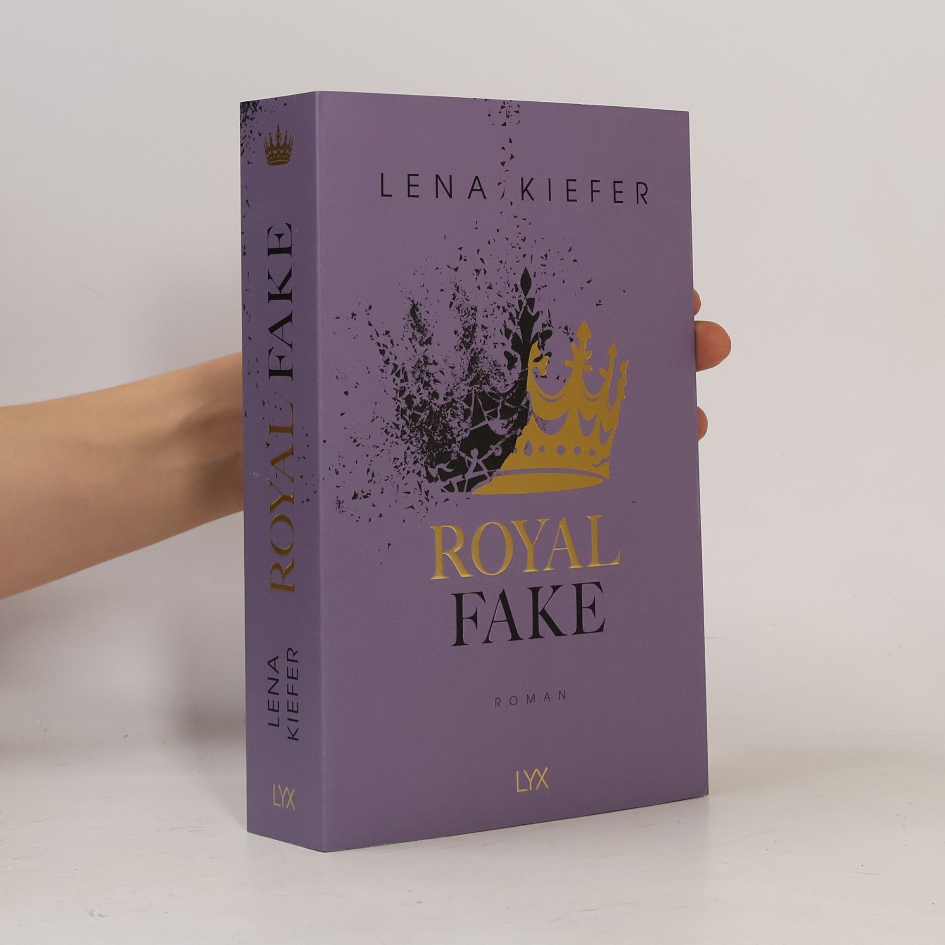 Lena Kiefer Royal Fake