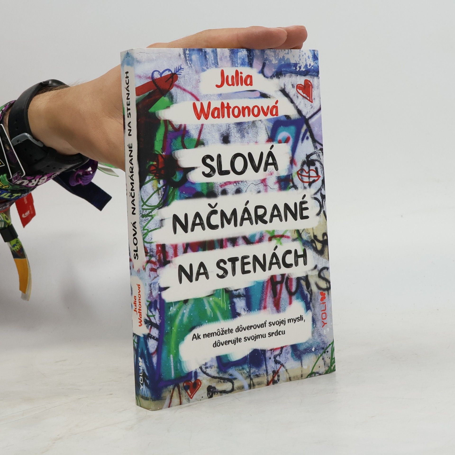 Julia Walton Slová načmárané na stenách