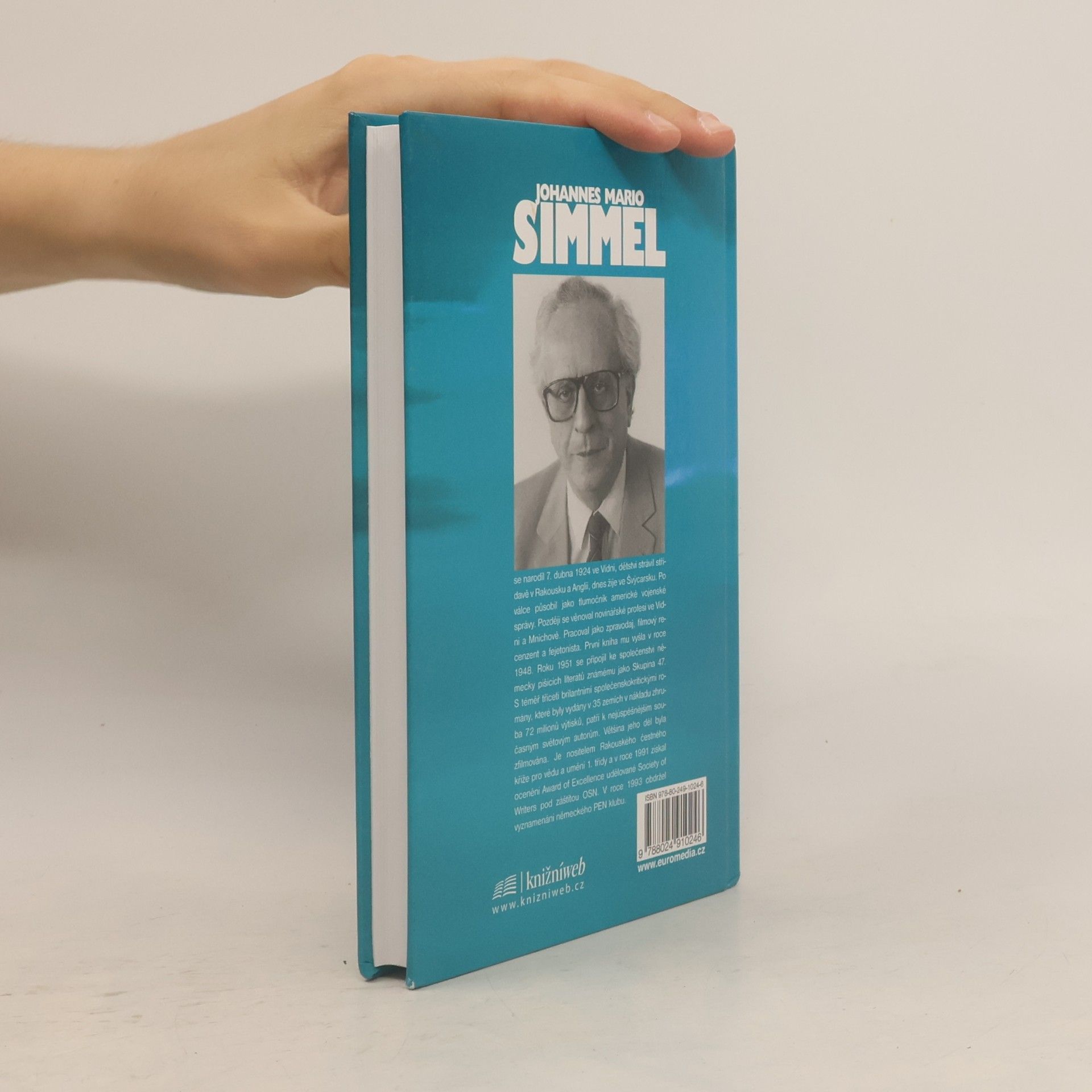 Johannes Mario Simmel Dvaadvacet centimetrů něžnosti