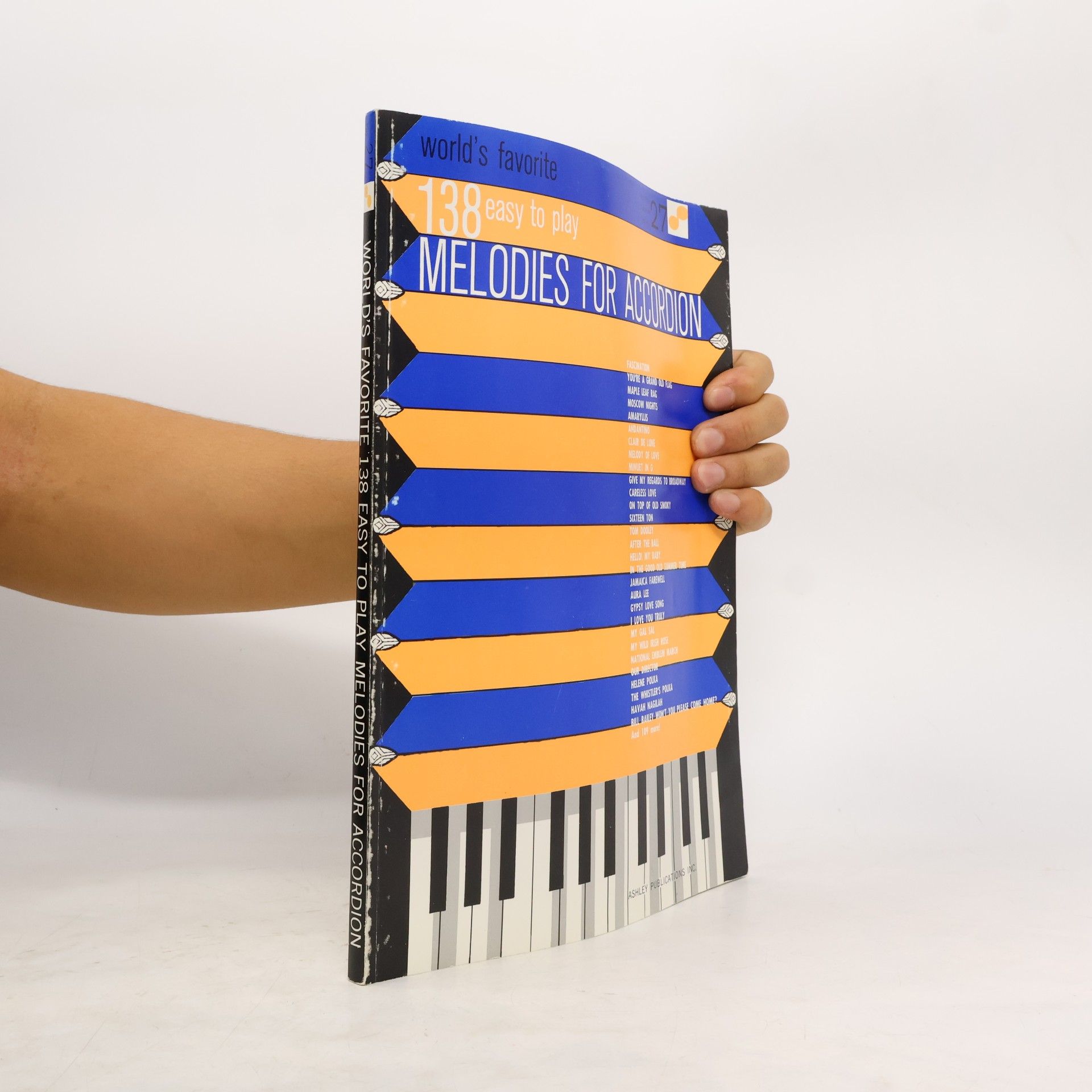Albert Gamse World's Favorite Series - 27: 138 Easy to Play Melodies for Accordion