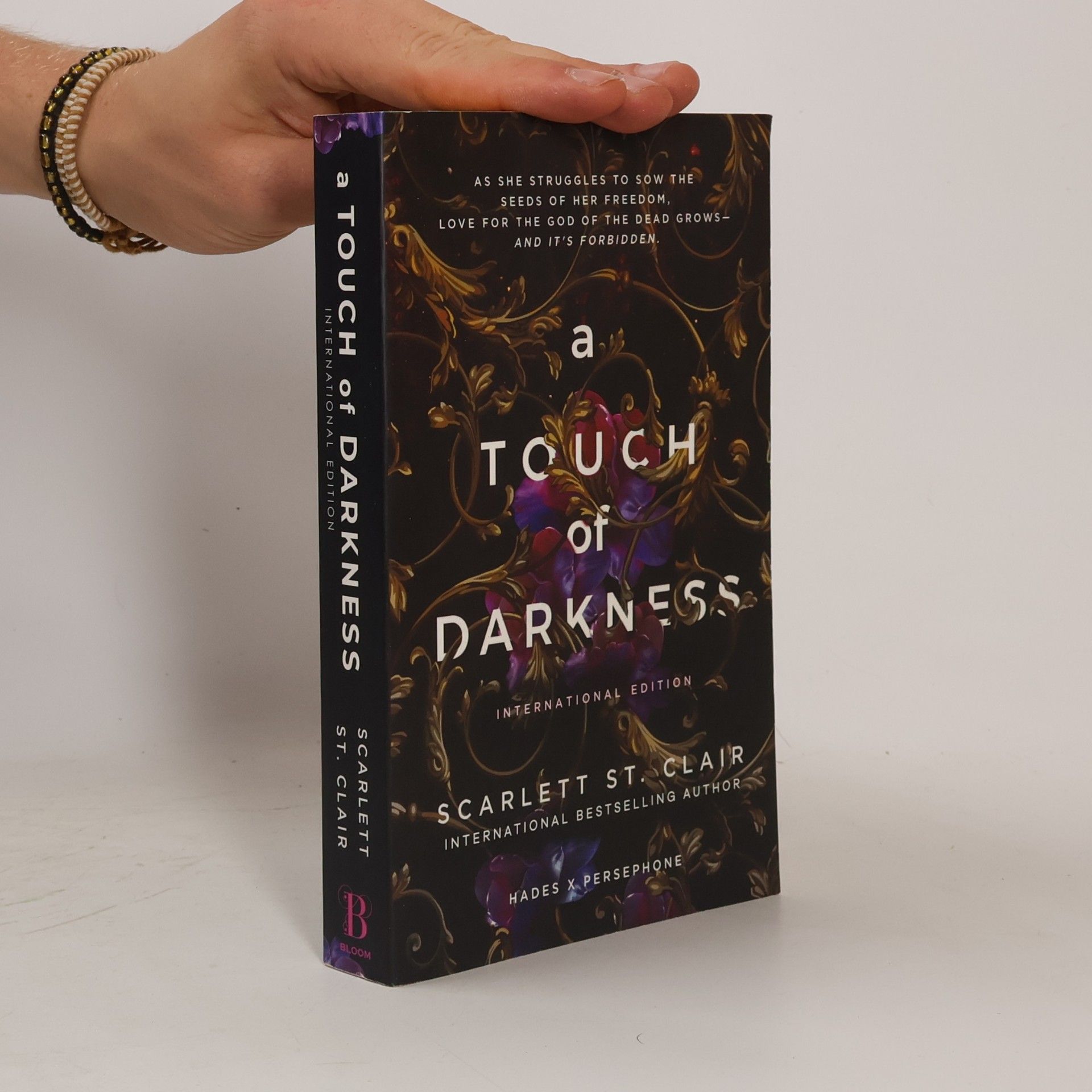 Scarlett St. Clair A Touch of Darkness