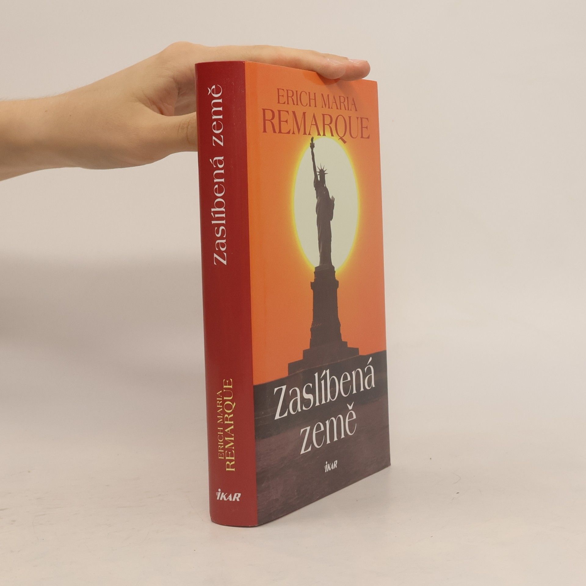 Erich Maria Remarque Zaslíbená země