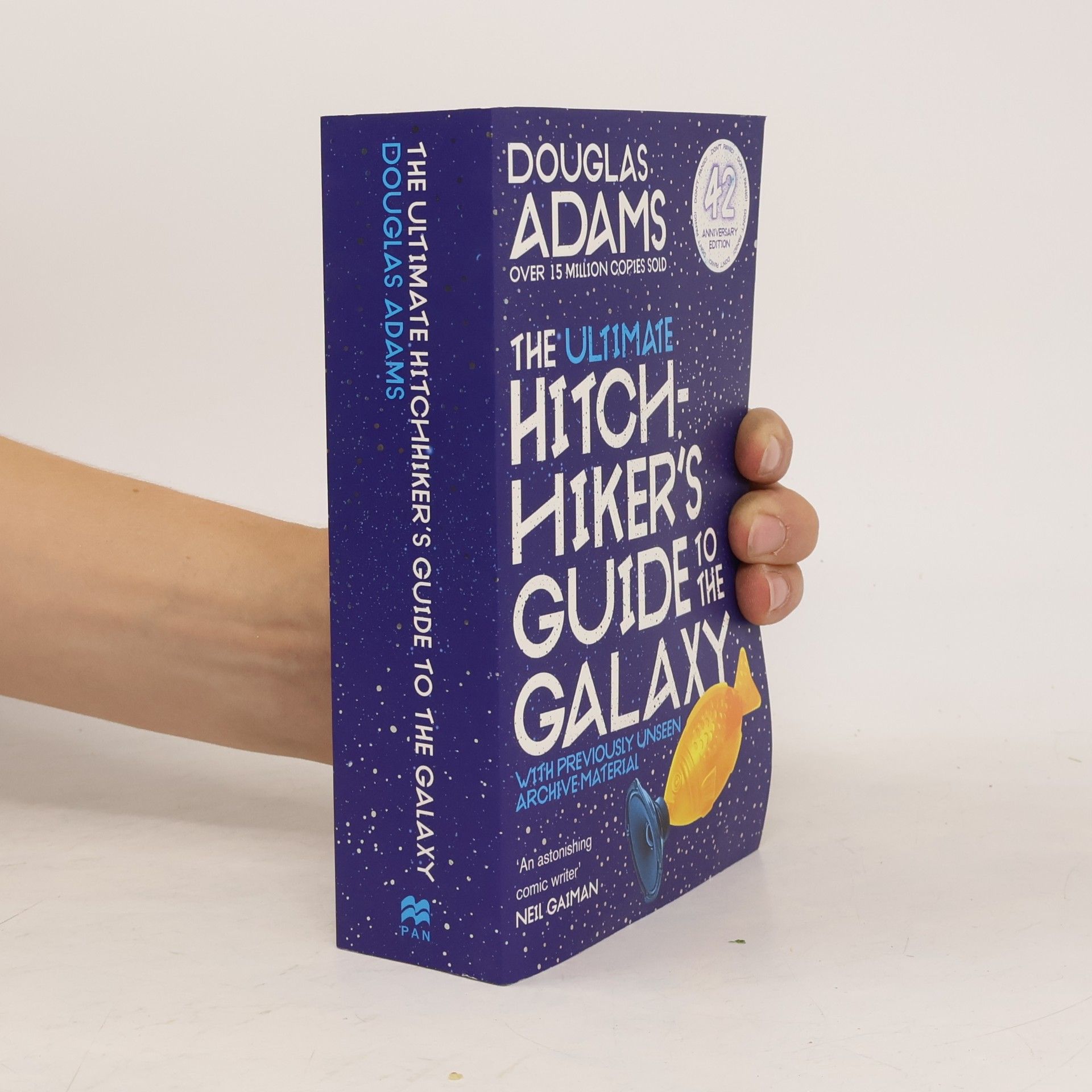 Douglas Adams The Ultimate Hitchhiker's Guide to the Galaxy