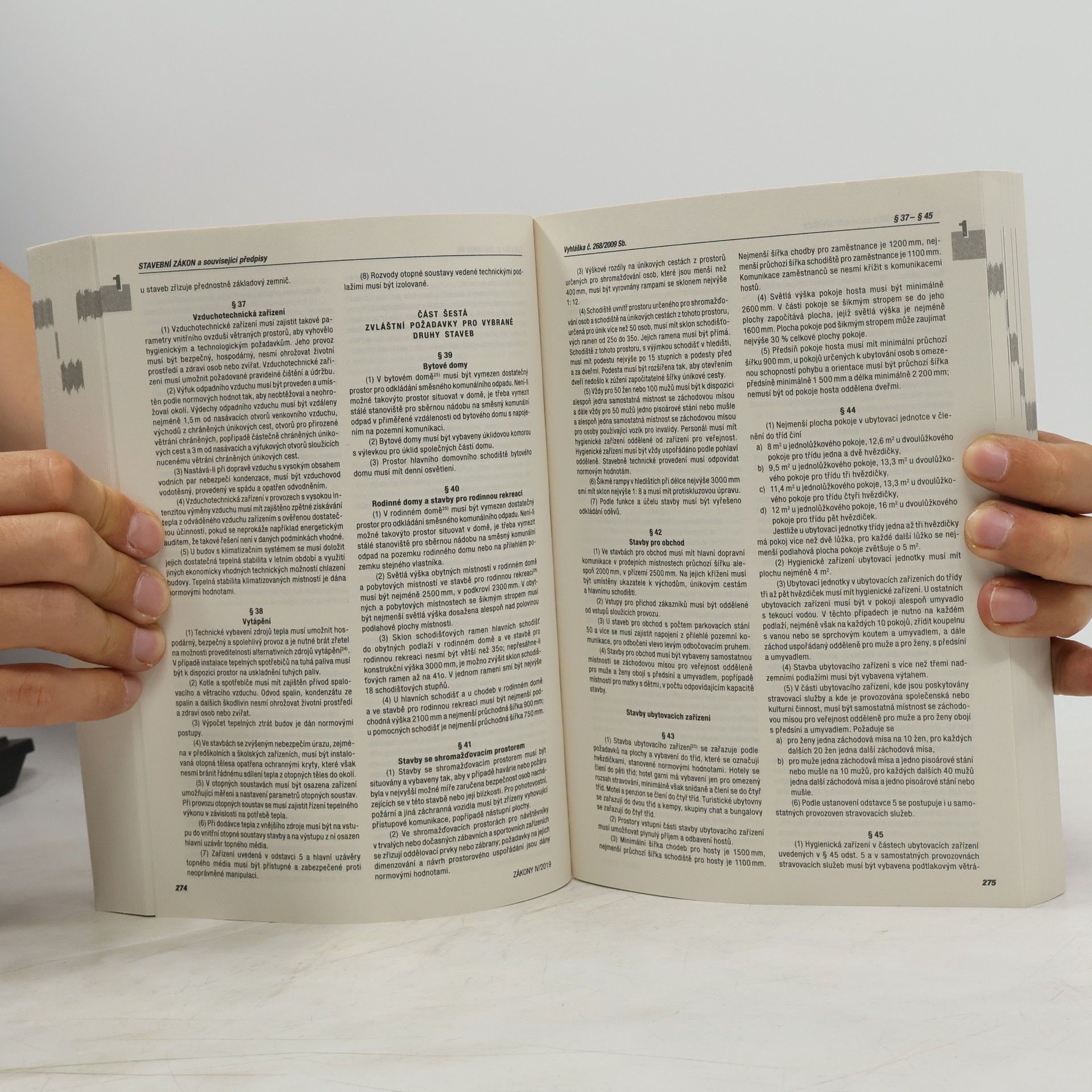 Various authors Zákony 2019 IV.