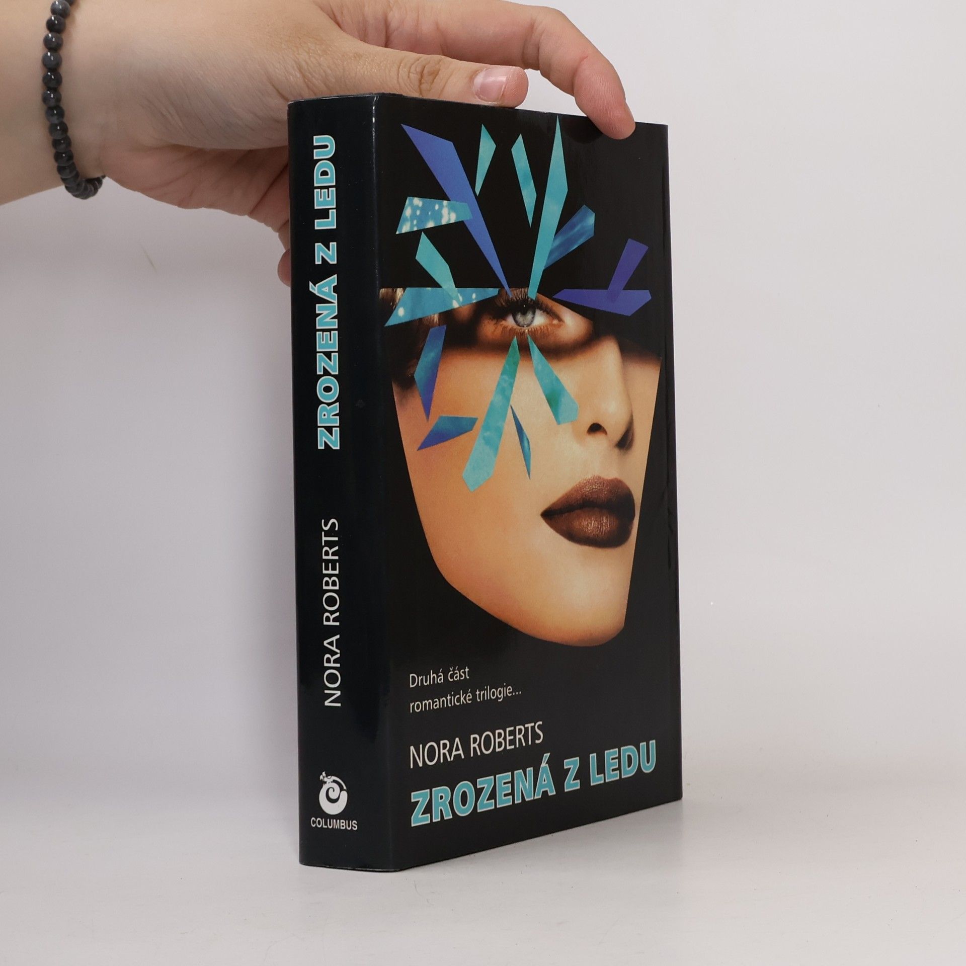 Nora Roberts Zrozená z ledu