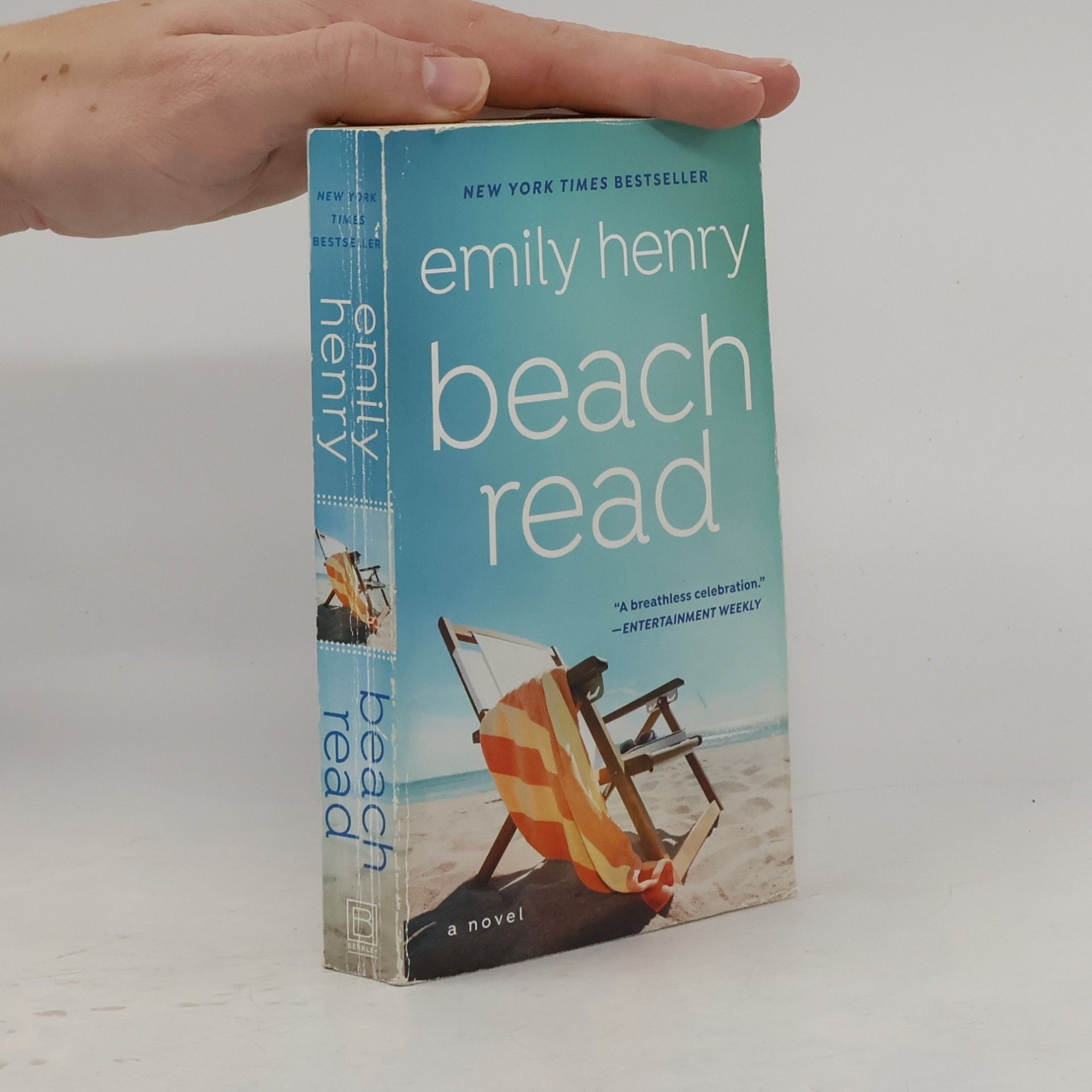 Emily Henry Beach Read
