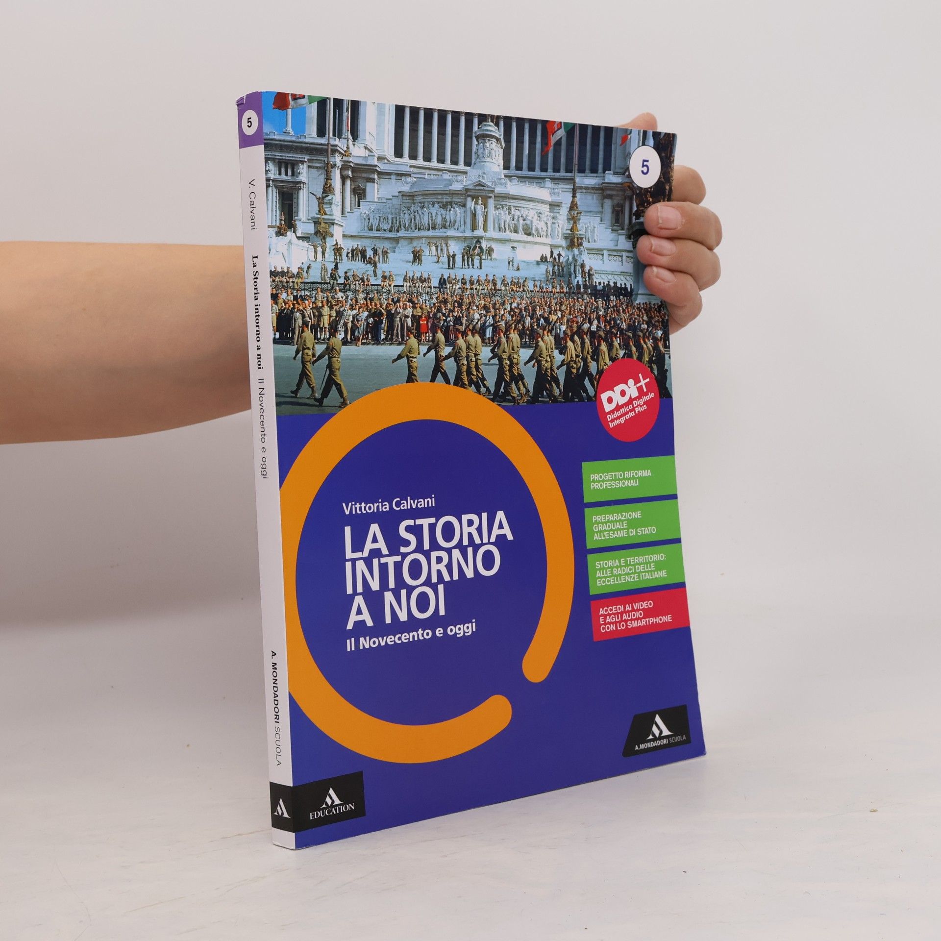 Vittoria Calvani La storia intorno a noi