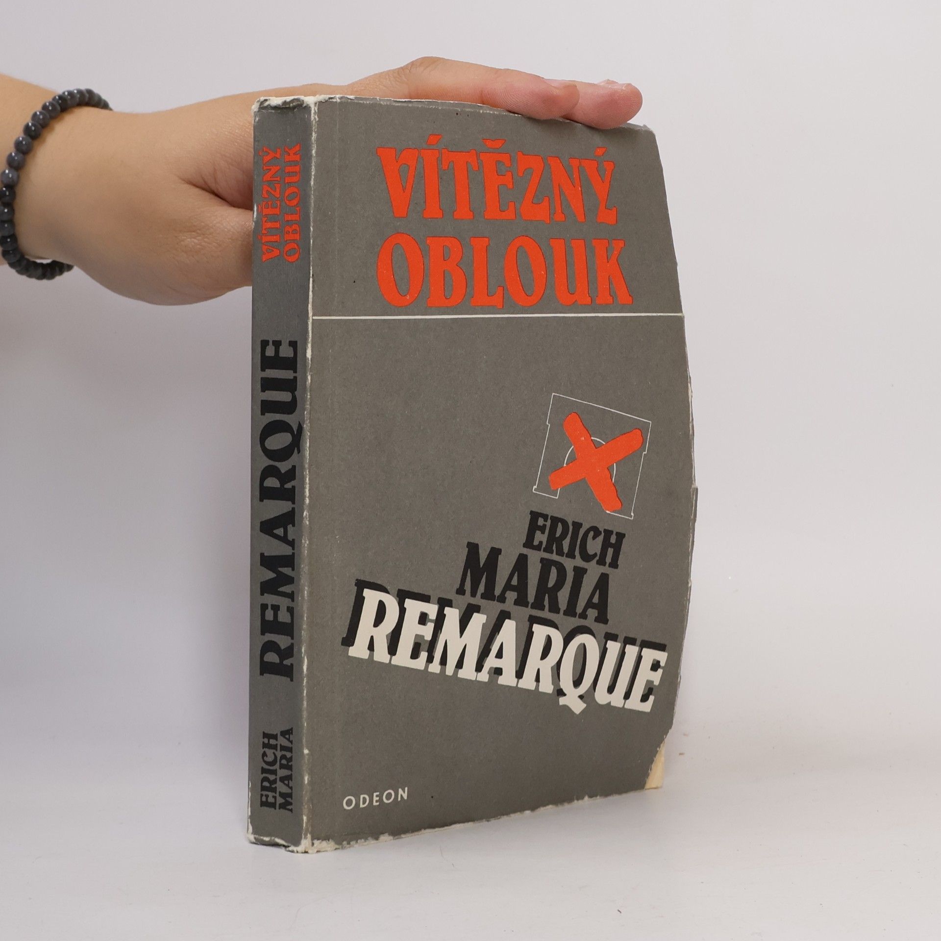 Erich Maria Remarque Vítězný oblouk