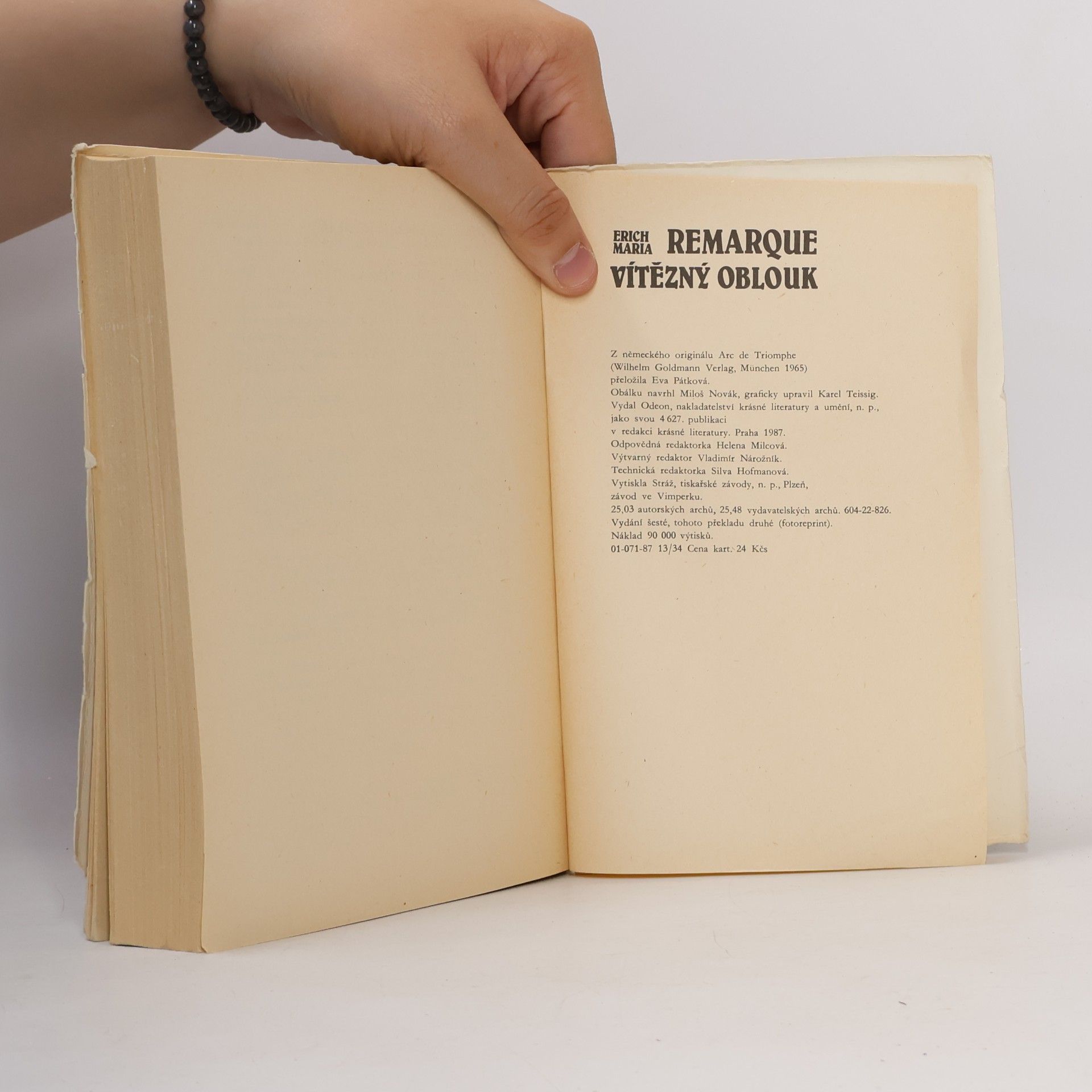 Erich Maria Remarque Vítězný oblouk