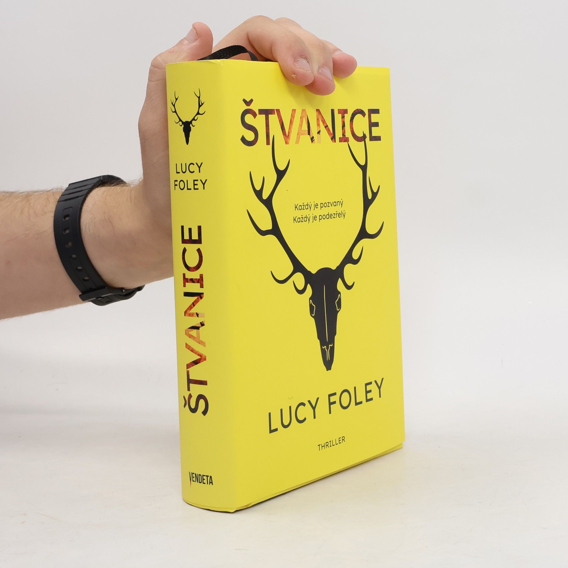 Lucy Foley Štvanice