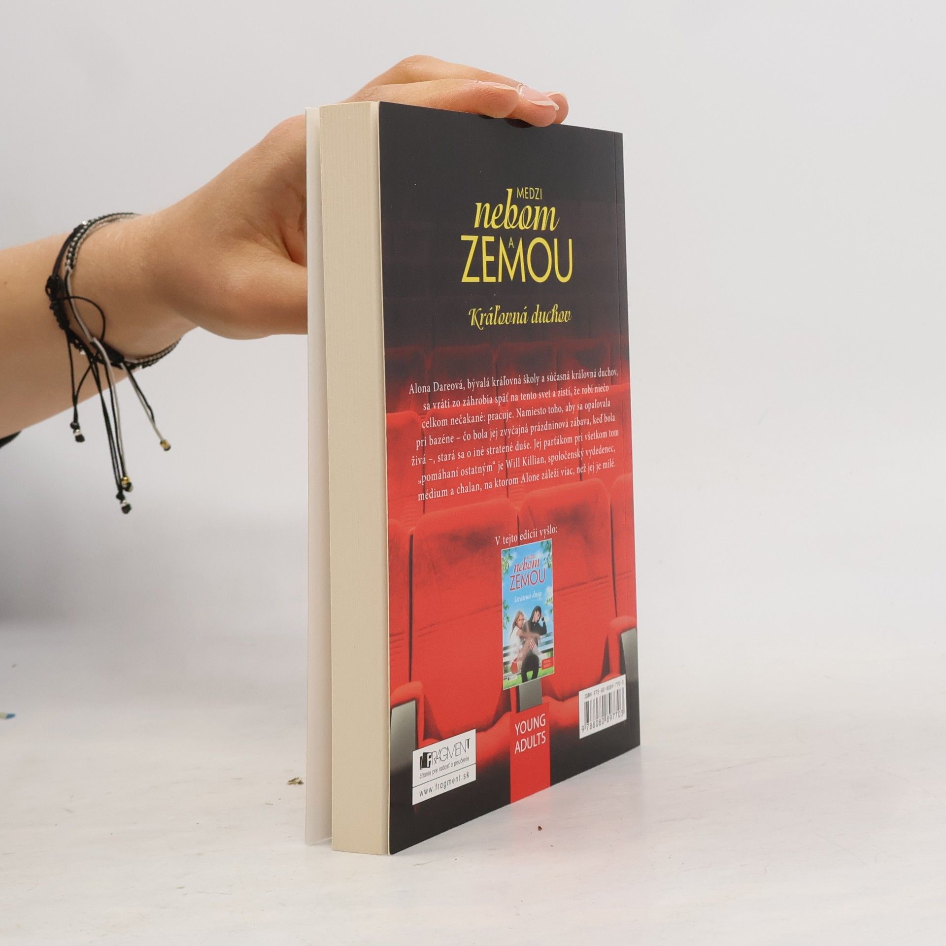Stacey Kade Medzi nebom a zemou. Kráľovná duchov
