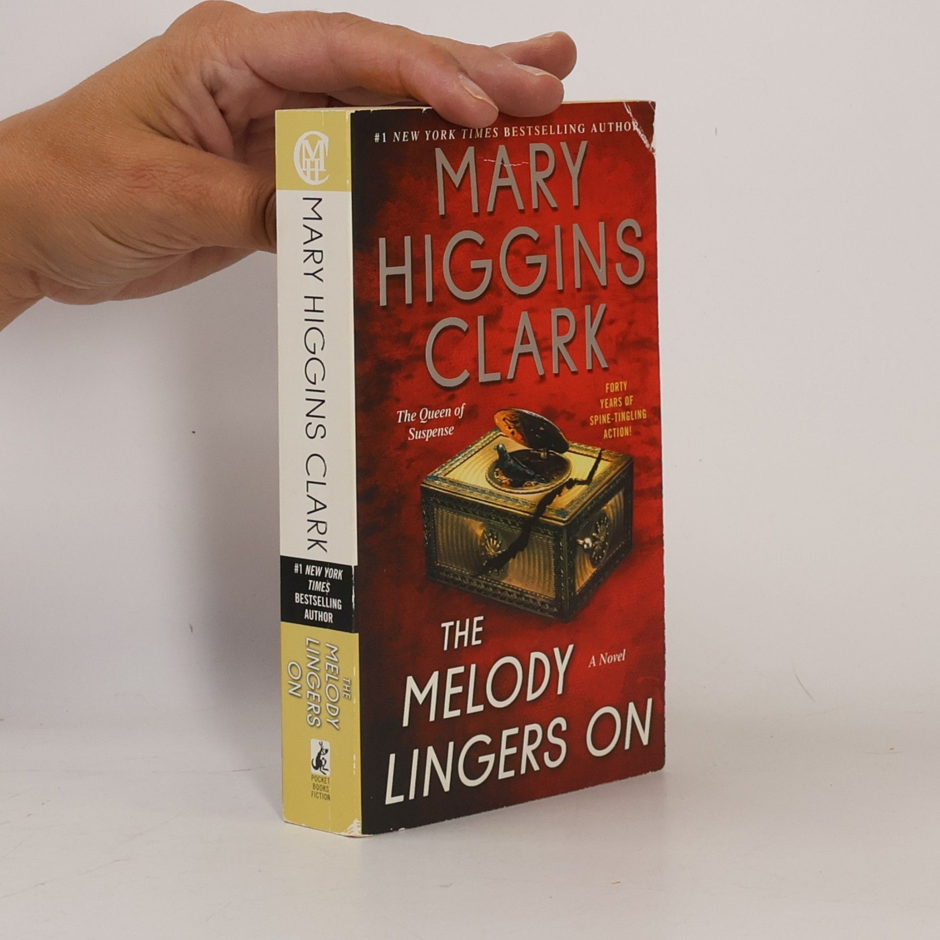Mary Higgins Clark The Melody Lingers On