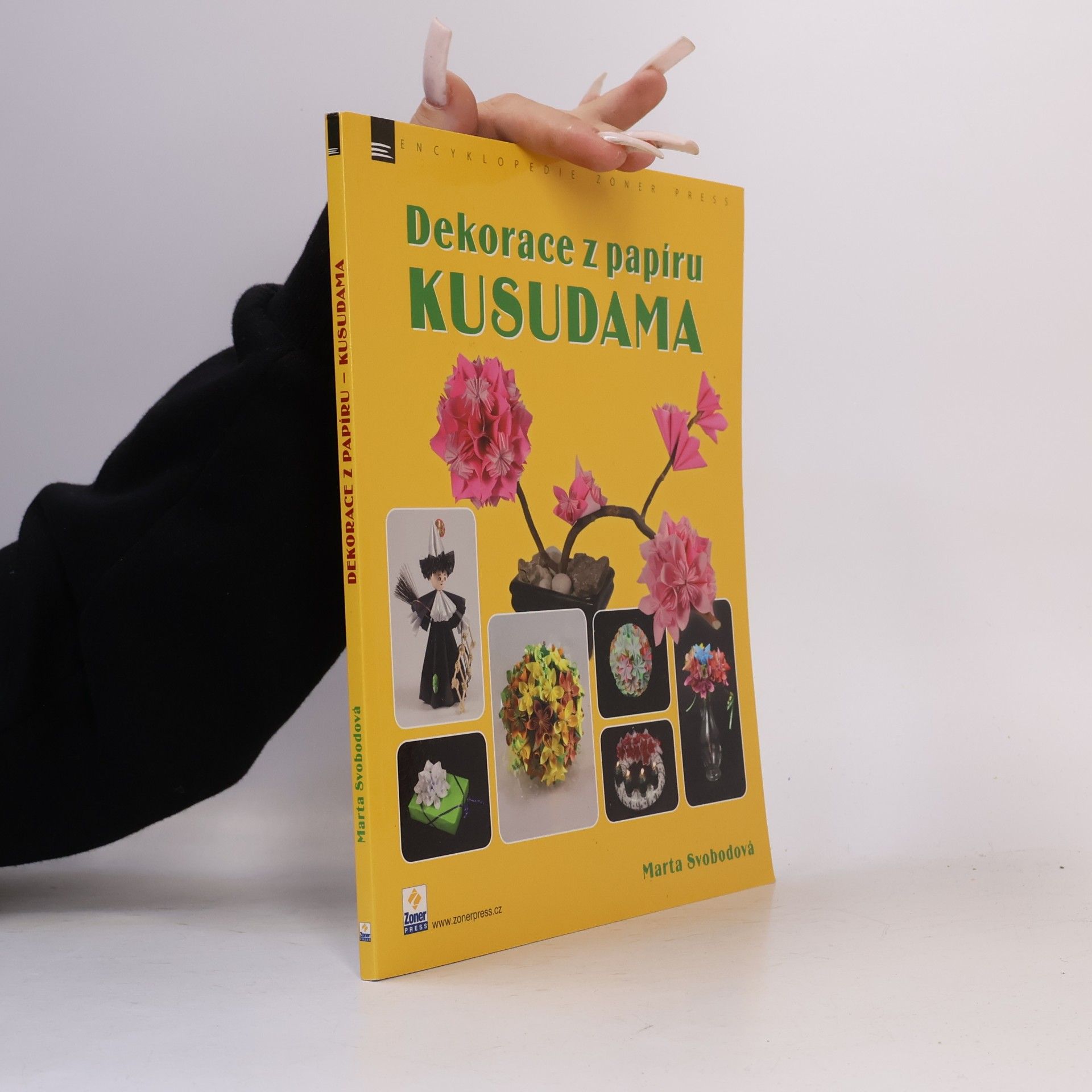 Marta Kovářová Kusudama. Dekorace z papíru