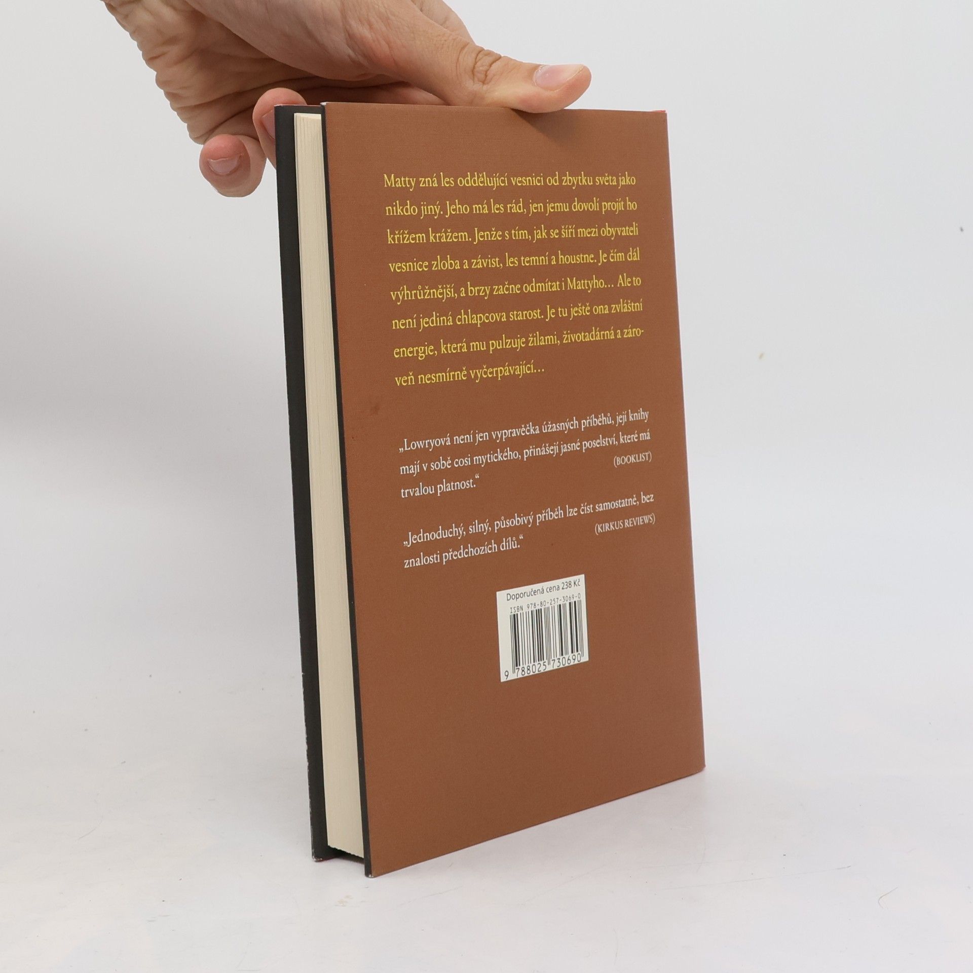Lois Lowry Posel v temném lese