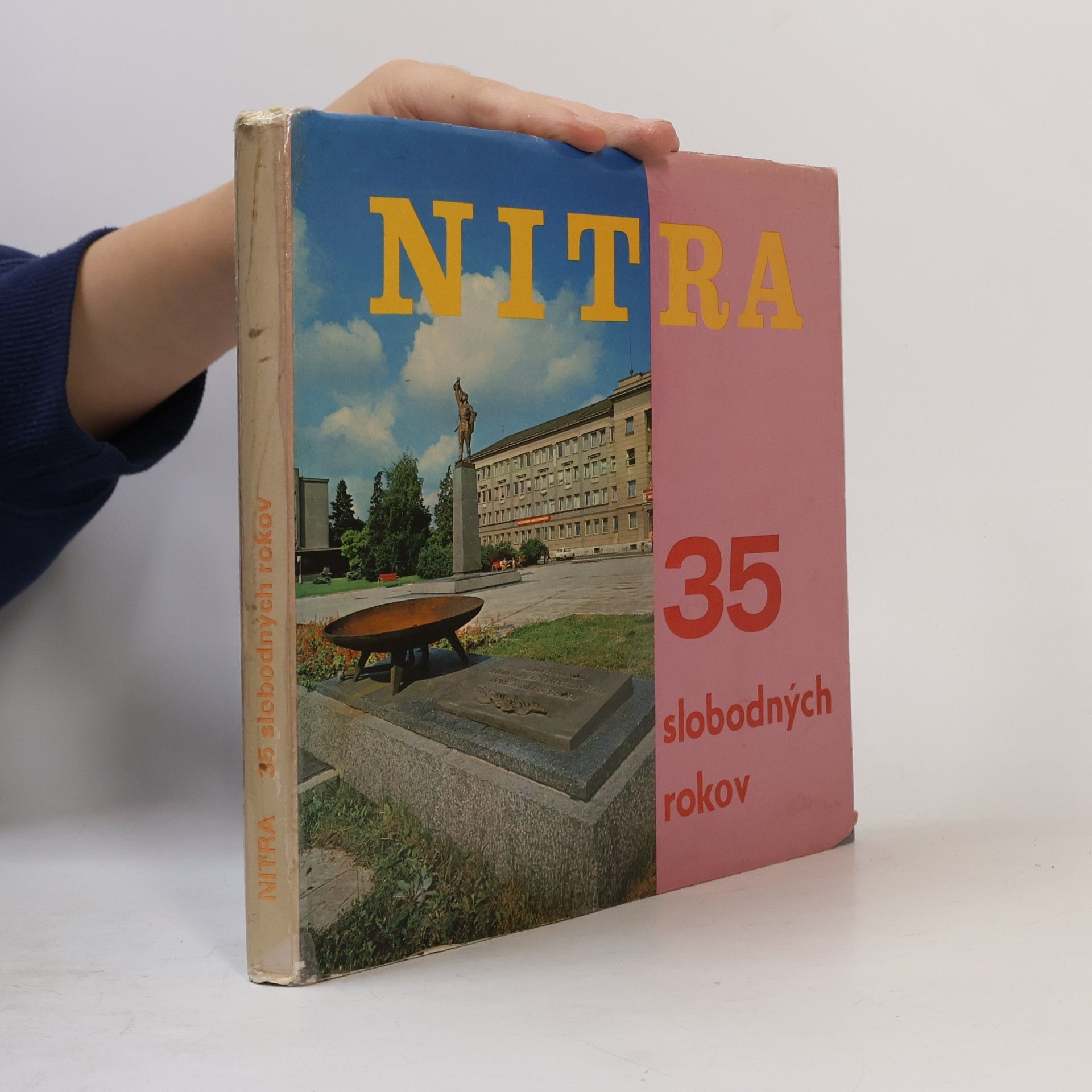 Autorenkollektiv Nitra. 35 slobodných rokov