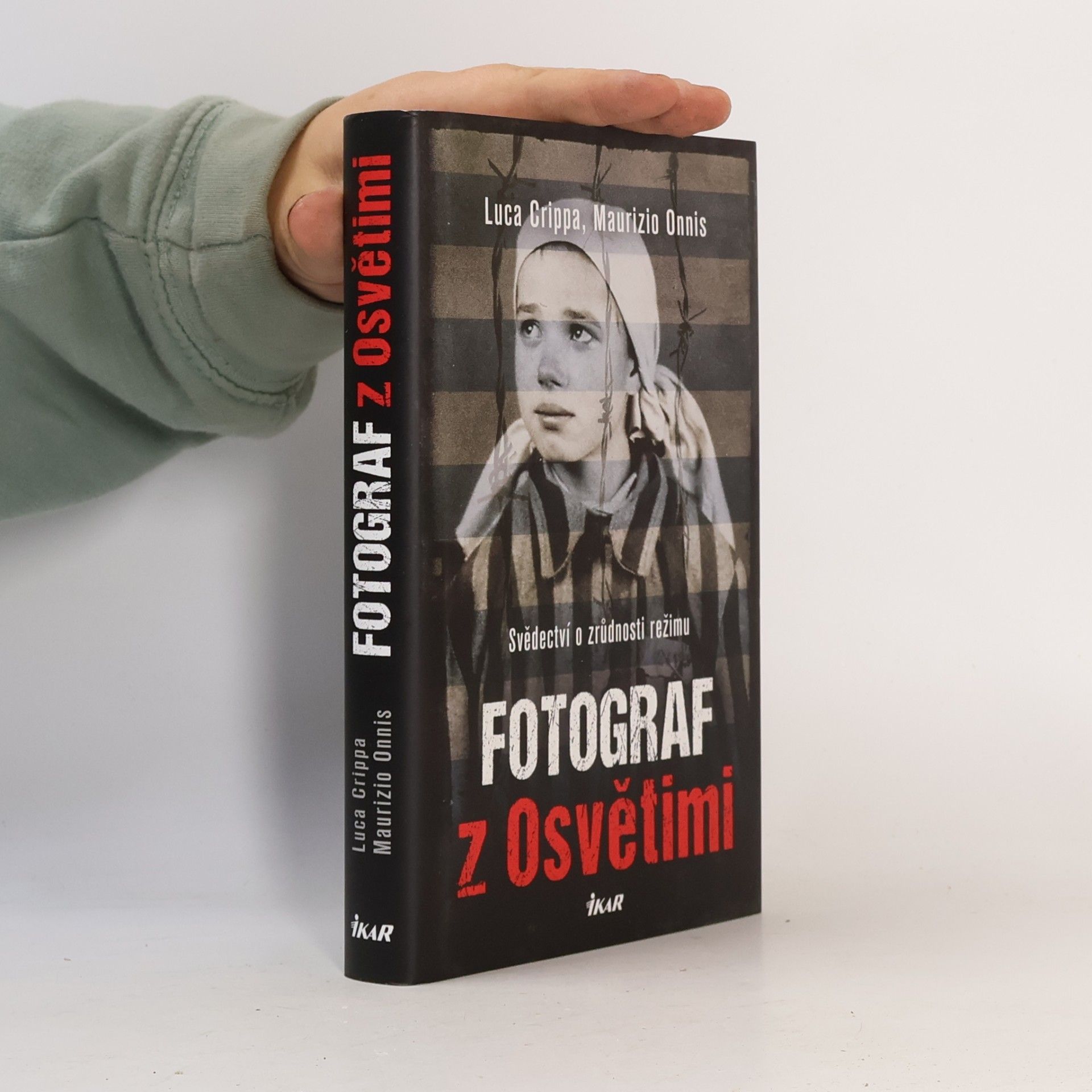 Luca Crippa Fotograf z Osvětimi