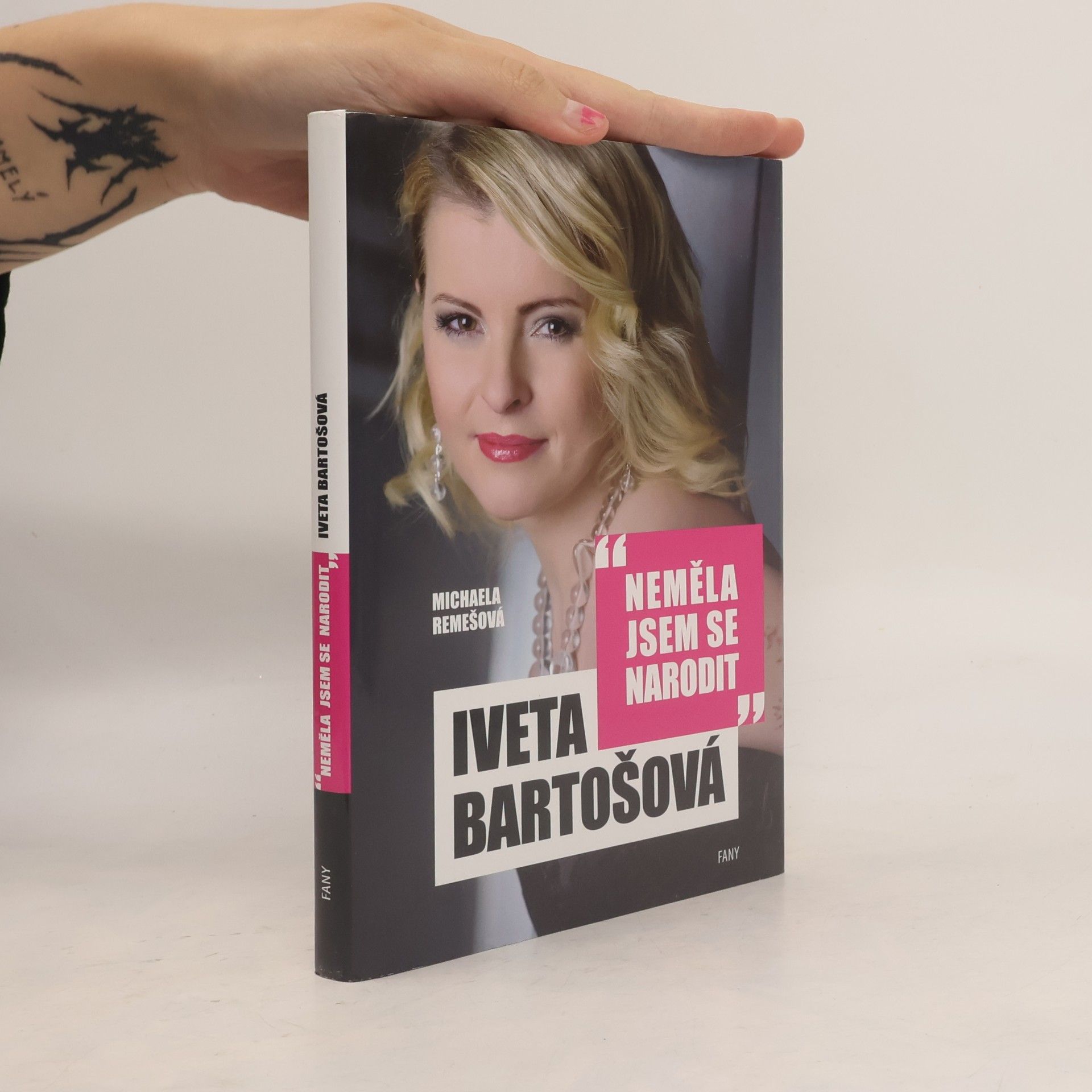 Iveta Bartošová Iveta Bartošová. Neměla jsem se narodit
